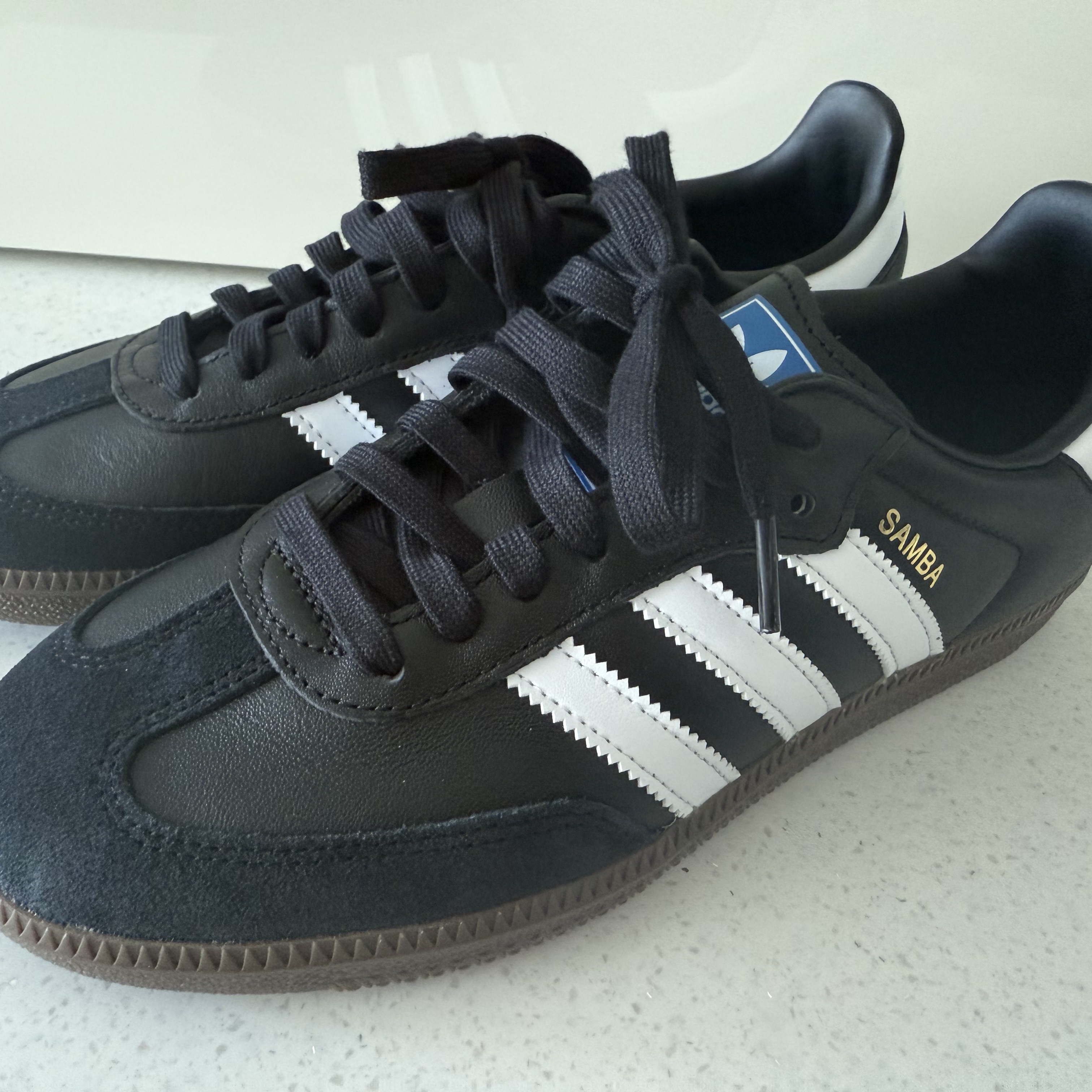 Adidas Samba OG Black White Gum 착용 스타일