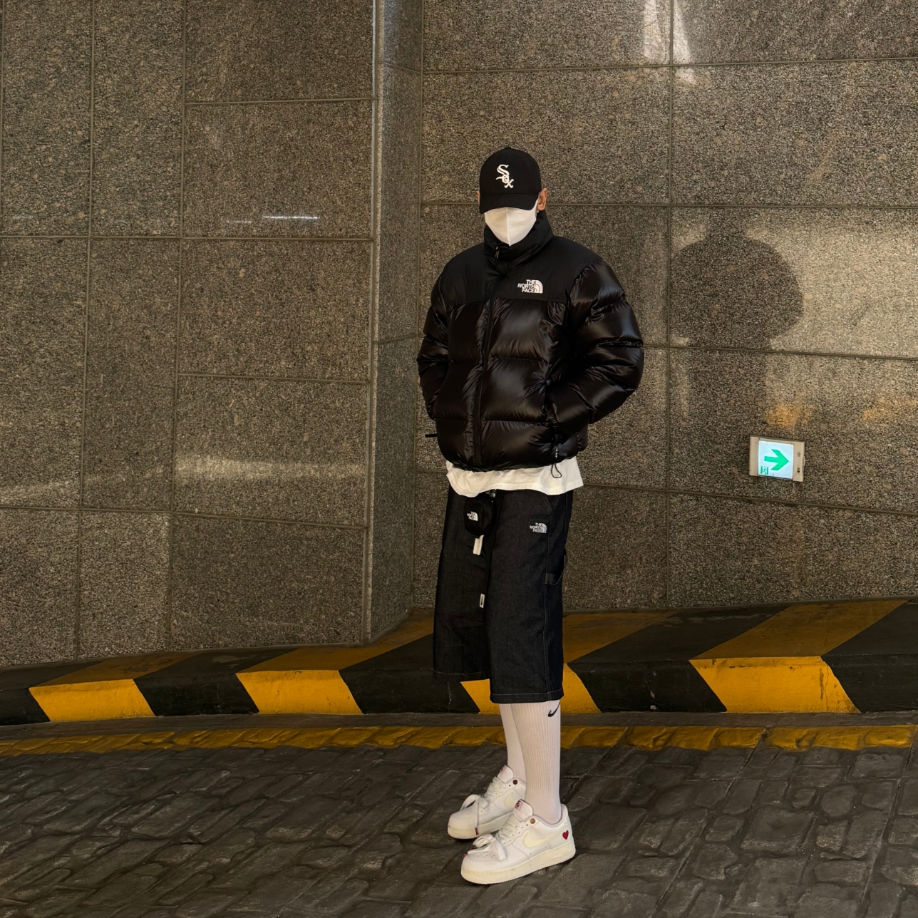 The North Face 1996 Eco Nuptse Jacket Real Black, Nike Air Force 1 Low Valentine Day 2021 착용 스타일