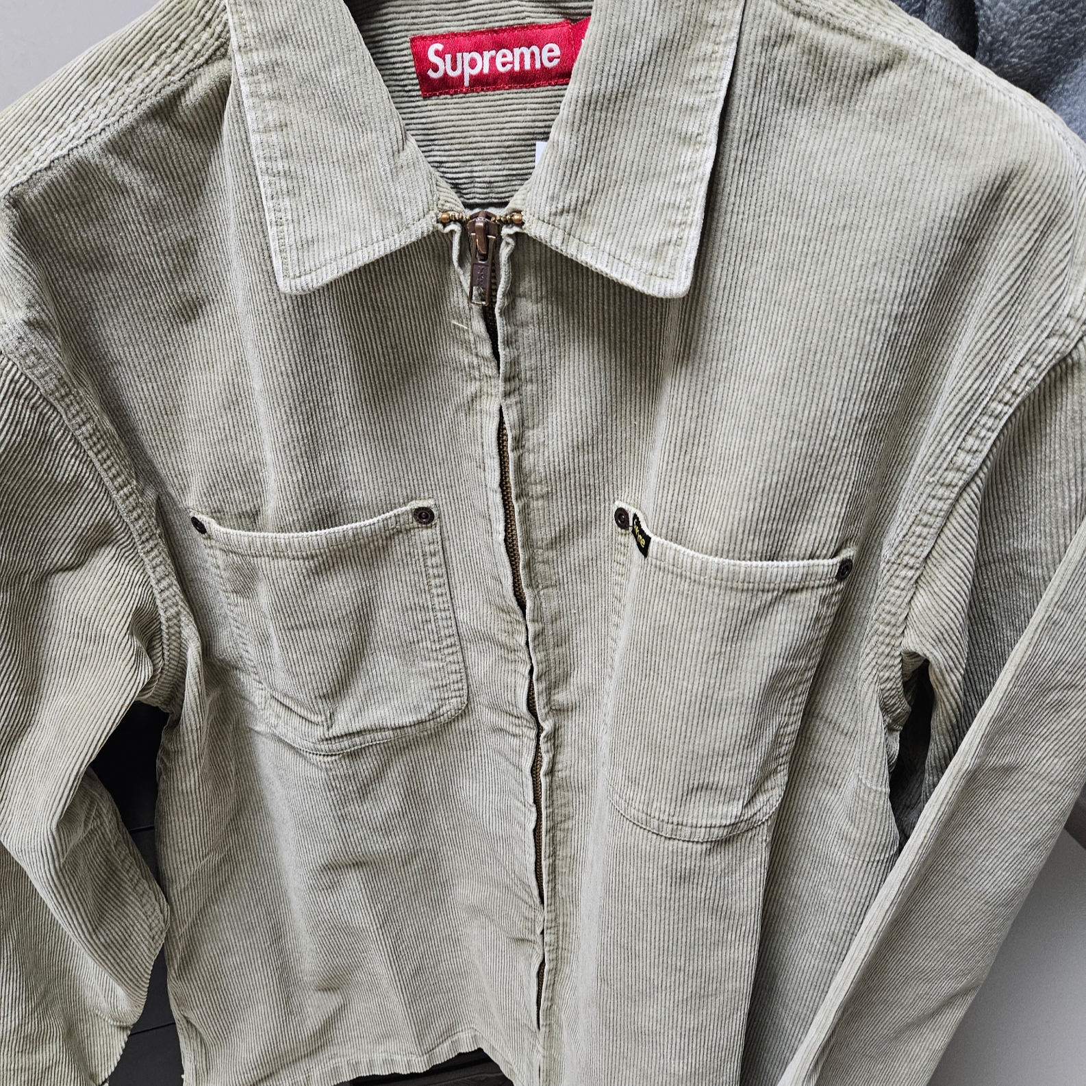 Supreme Washed Corduroy Zip Up Shirt Tan - 24SS, Salomon XT-6 Expanse Vanilla Ice White 착용 스타일 - 1