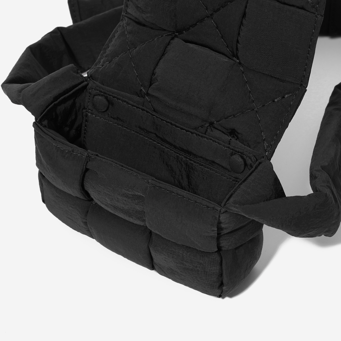 691018VBO818803/749877VBO818803 Bottega Veneta Mini Padded Tech Cassette Black - #6