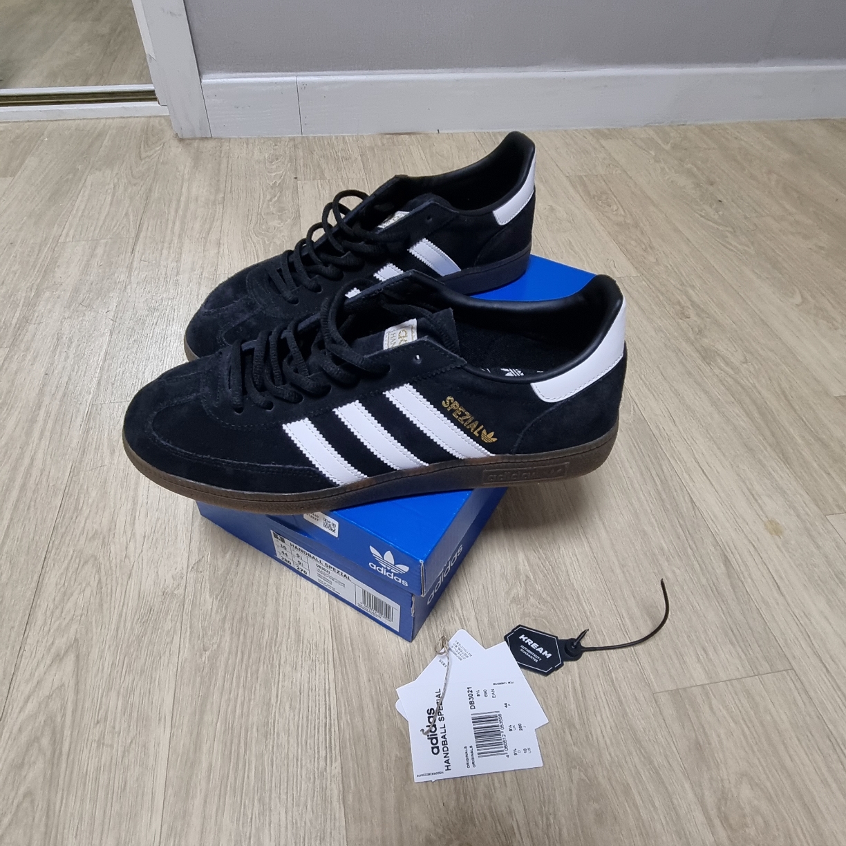 Adidas Spezial Handball Core Black 착용 스타일