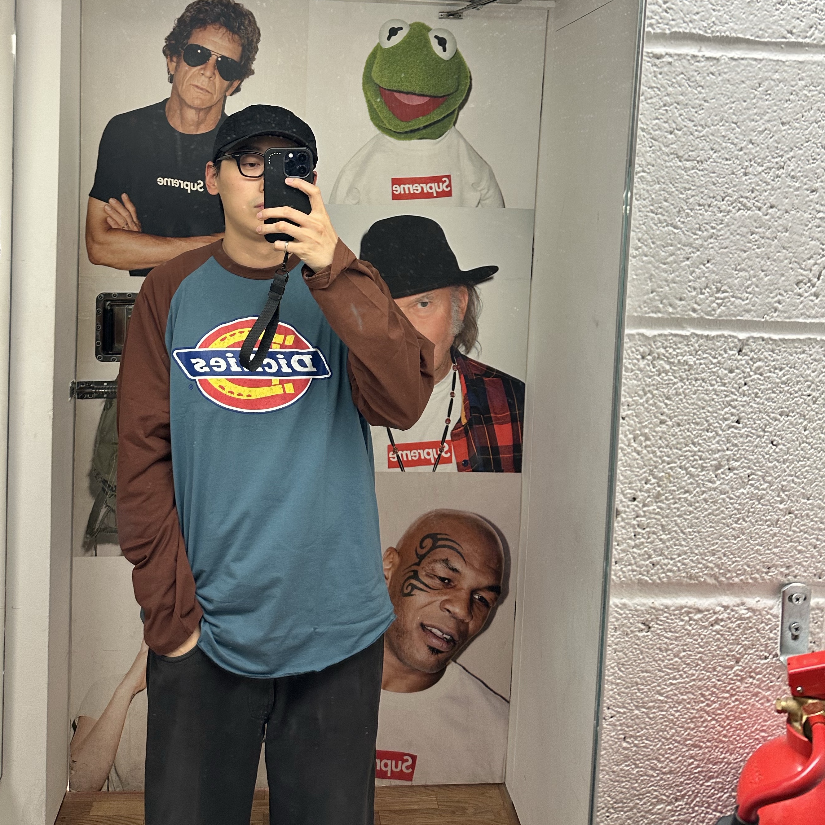 Supreme x Dickies Raglan L/S Top Dark Slate - 24FW 착용 스타일 - 2