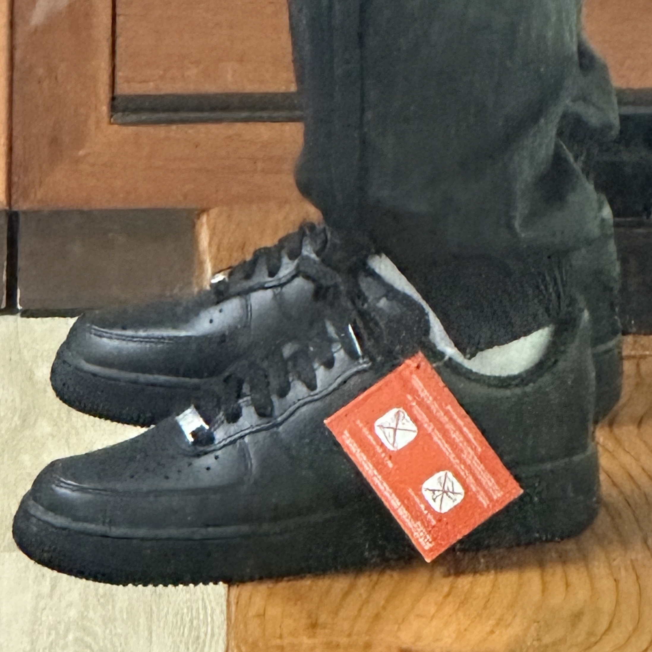 Nike Air Force 1 '07 Low Triple Black 착용 스타일