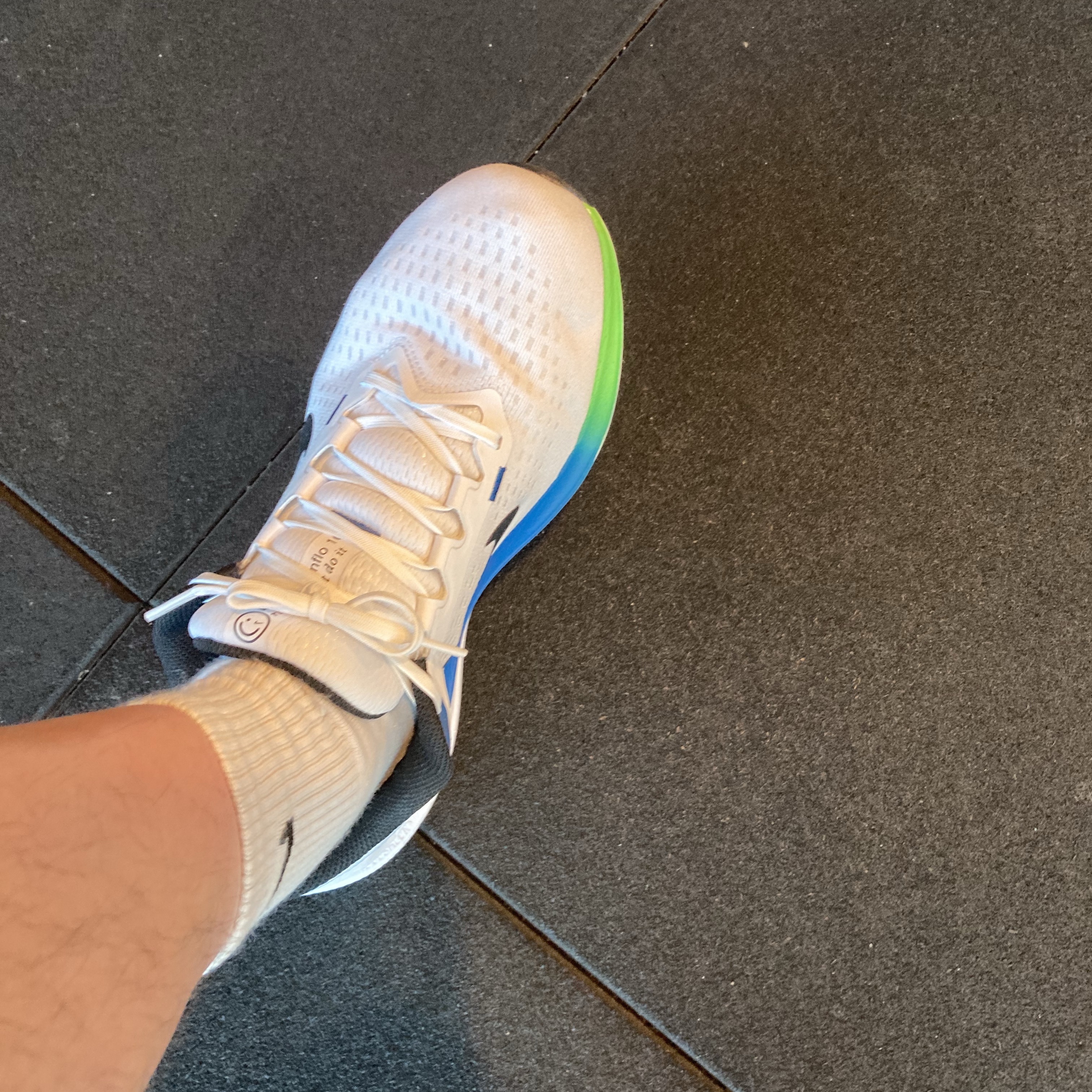 Nike Air Winflo 10 White Star Blue 착용 스타일