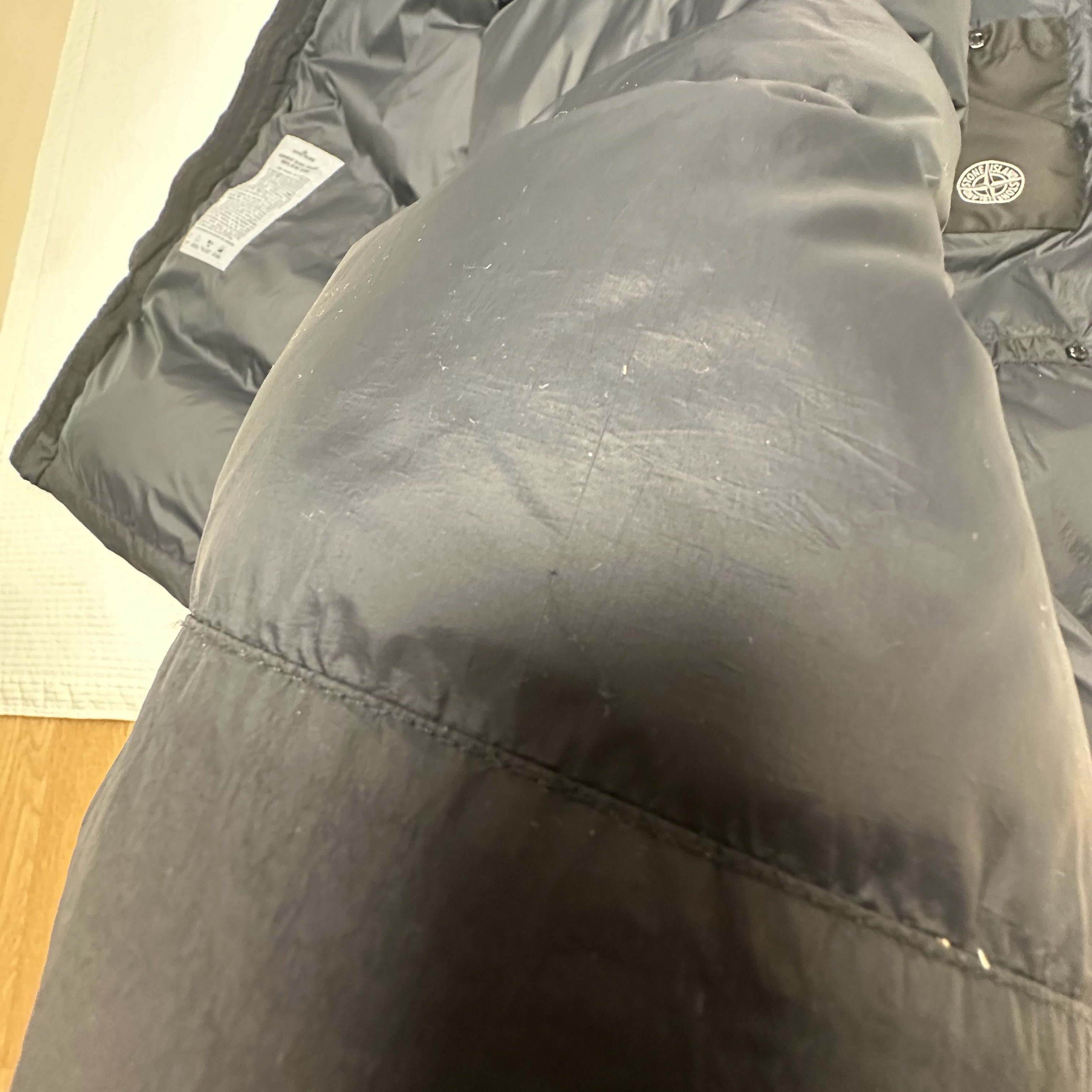 Stone Island 70123 Crinkle Reps Hooded Long Down Jacket Black - 22FW 착용 스타일 - 5
