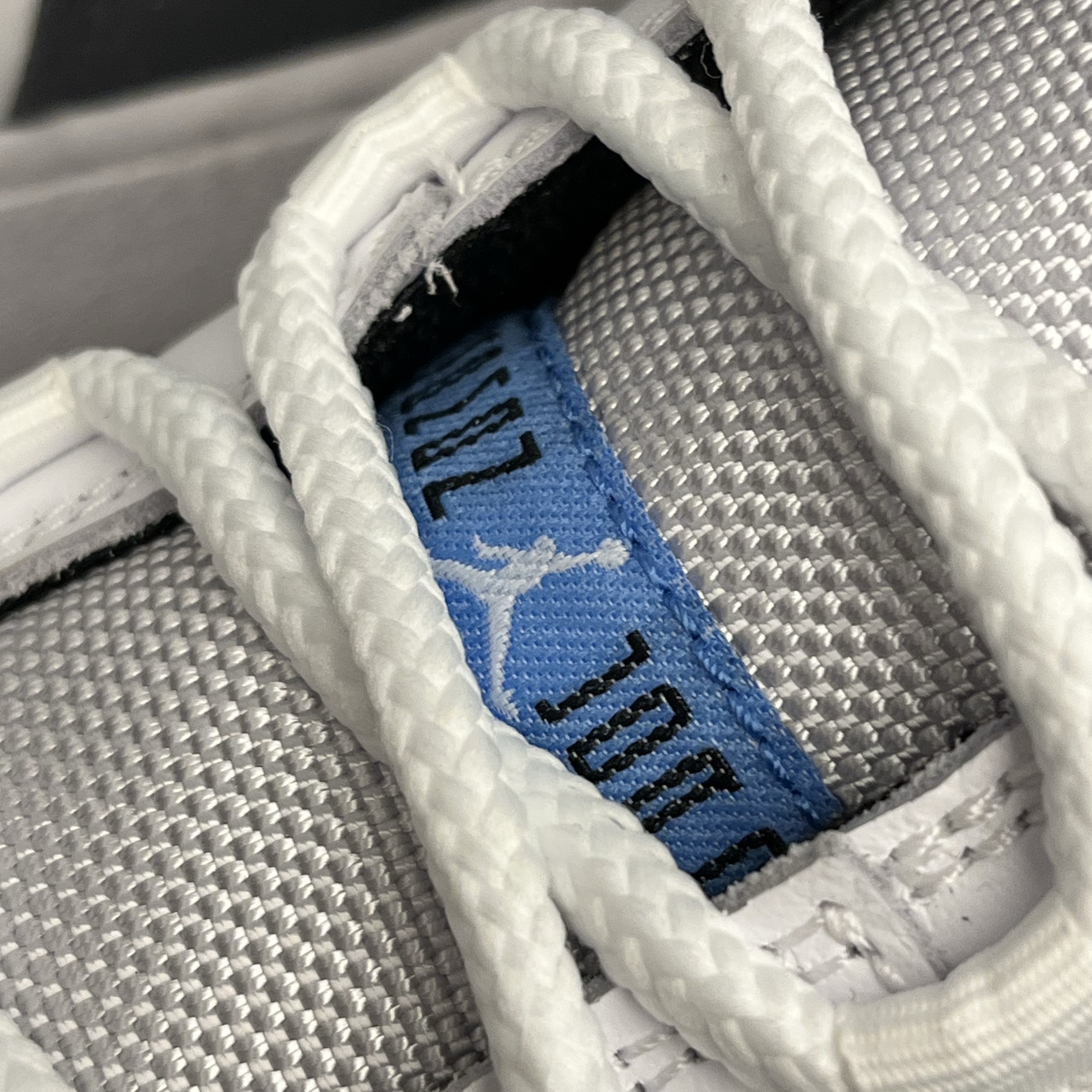 Jordan 11 Retro Legend Blue 2024 착용 스타일 - 2