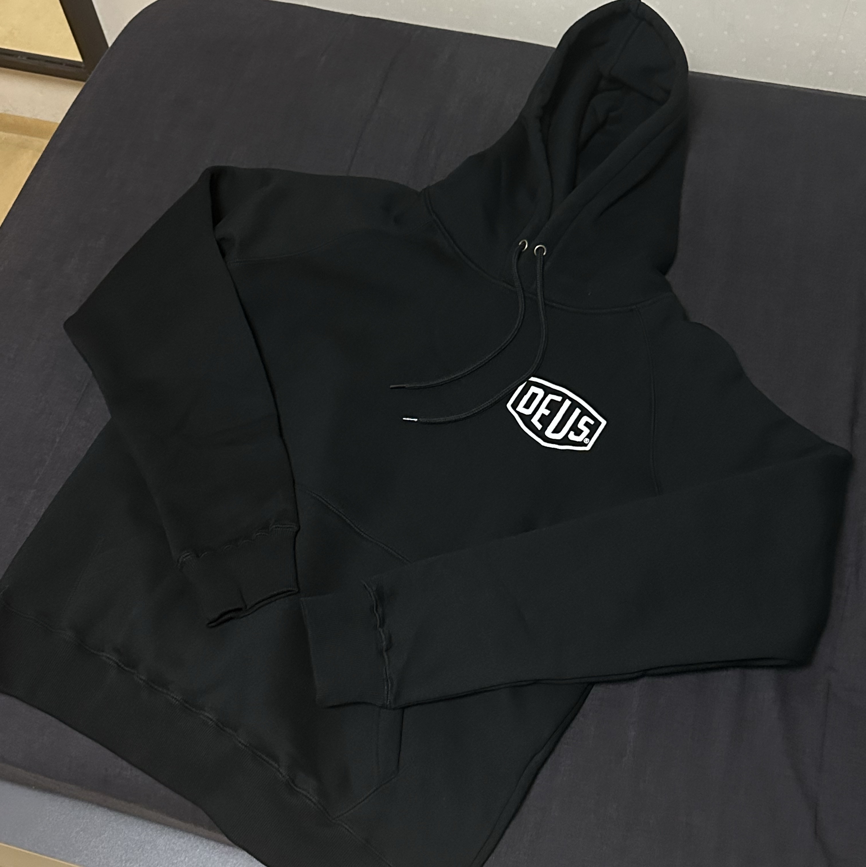 Deus Ex Machina Seoul Address Hoodie Black 착용 스타일