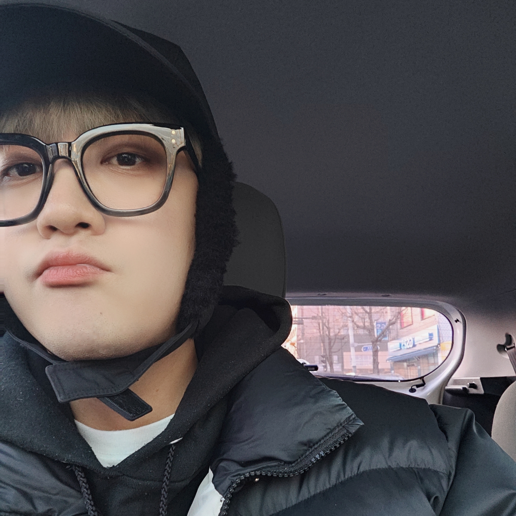 The North Face Fleece Earmuff Cap EX Black 착용 스타일