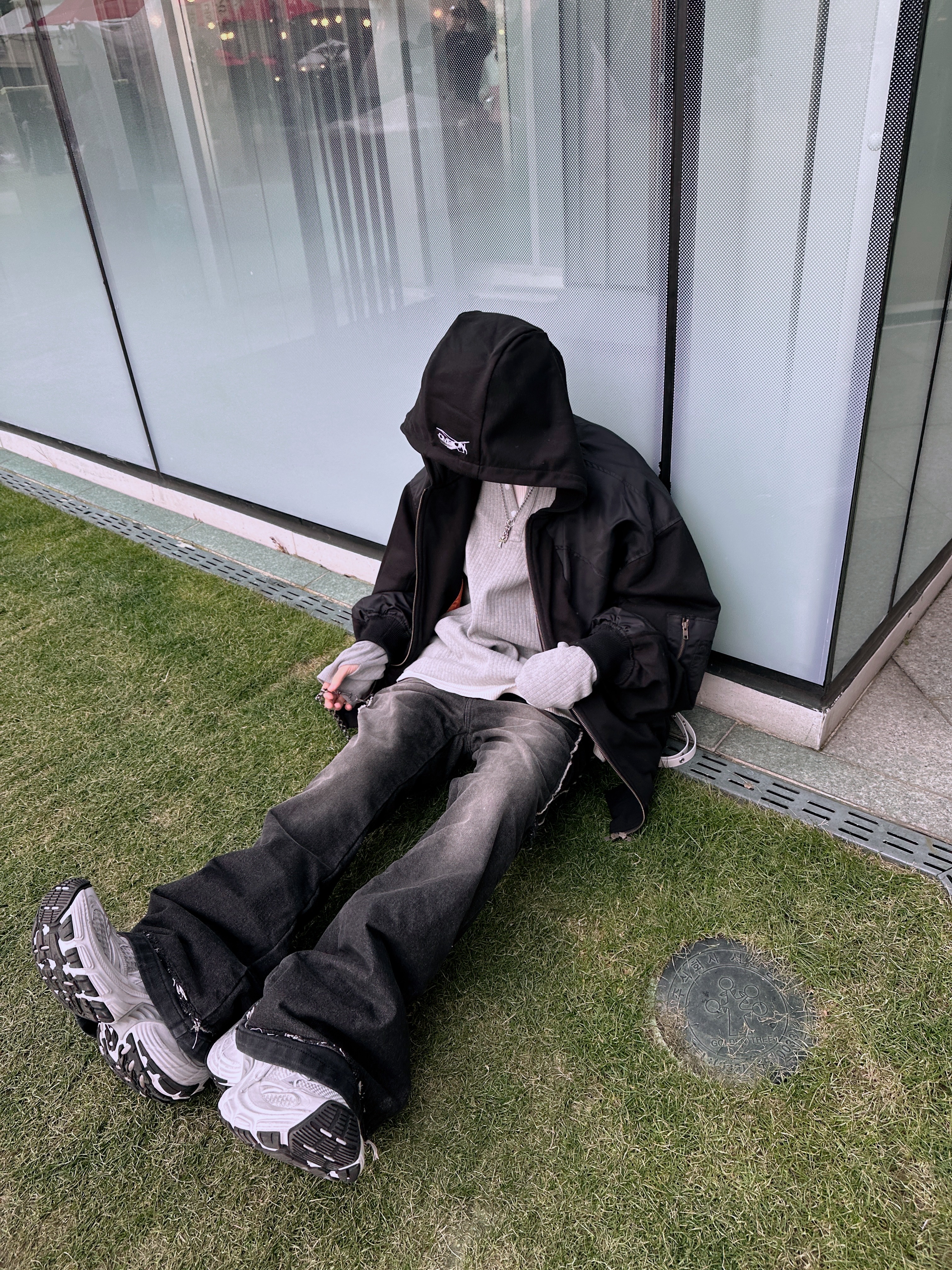 Civision by CSC Remake Hooded Blouson Black, Balenciaga 10XL Sneakers White Grey Silver Black 착용 스타일 - 5