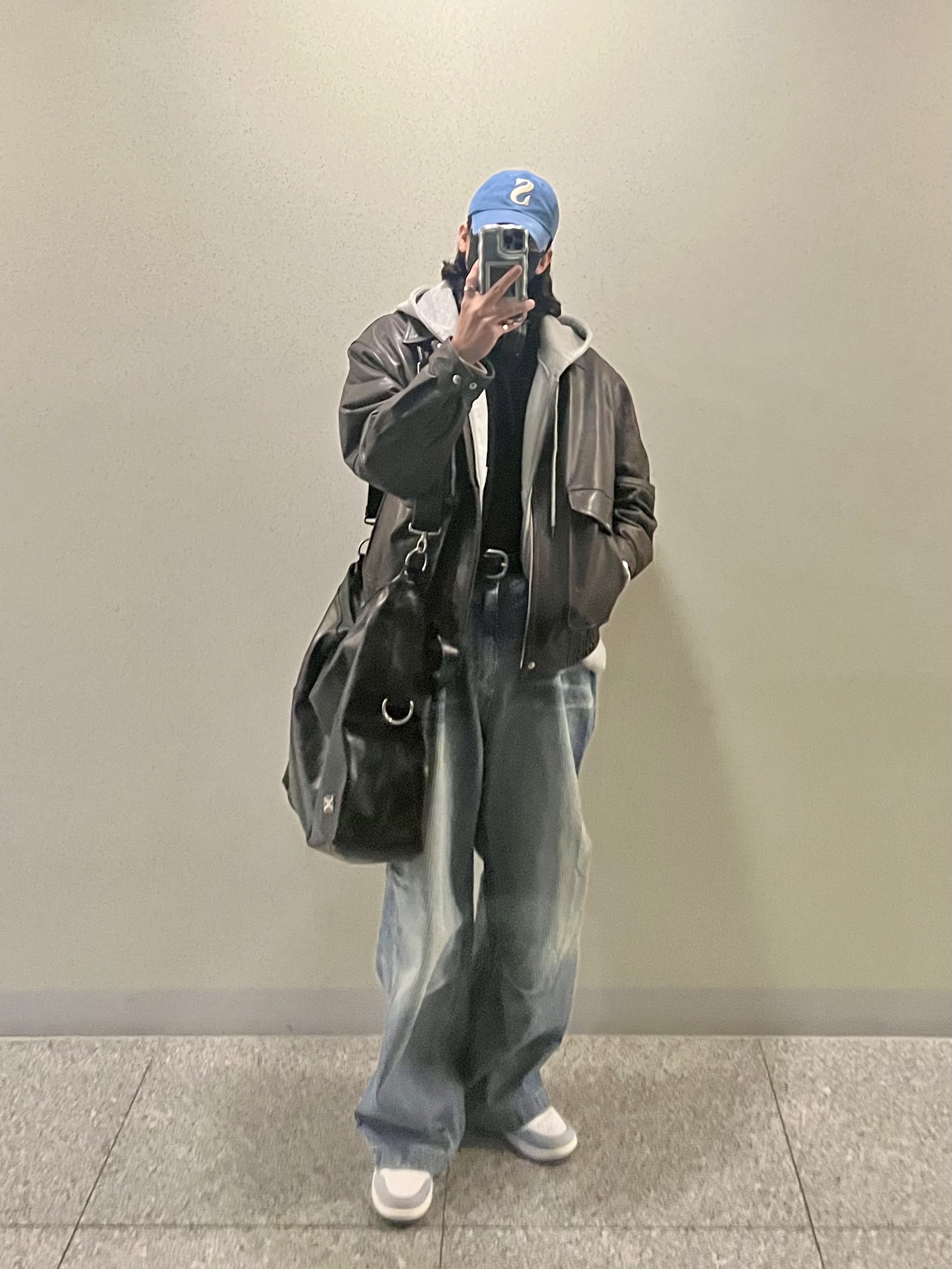 Satur Vintage Casual Lettering Ball Cap Vintage Blue, Jordan 1 Retro High OG University Blue 착용 스타일
