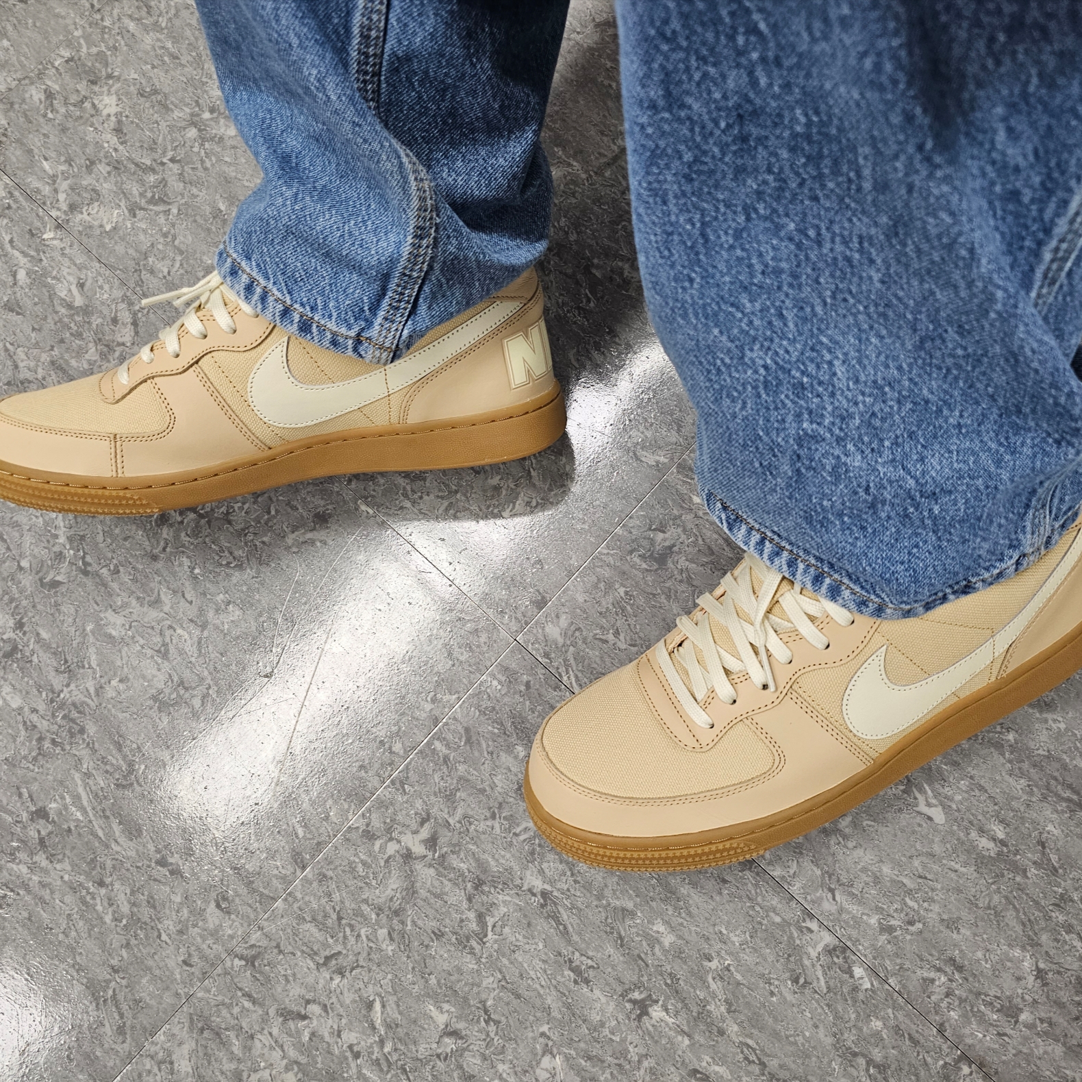 Nike Terminator Low Phantom Sesame and Coconut Milk 착용 스타일 - 2