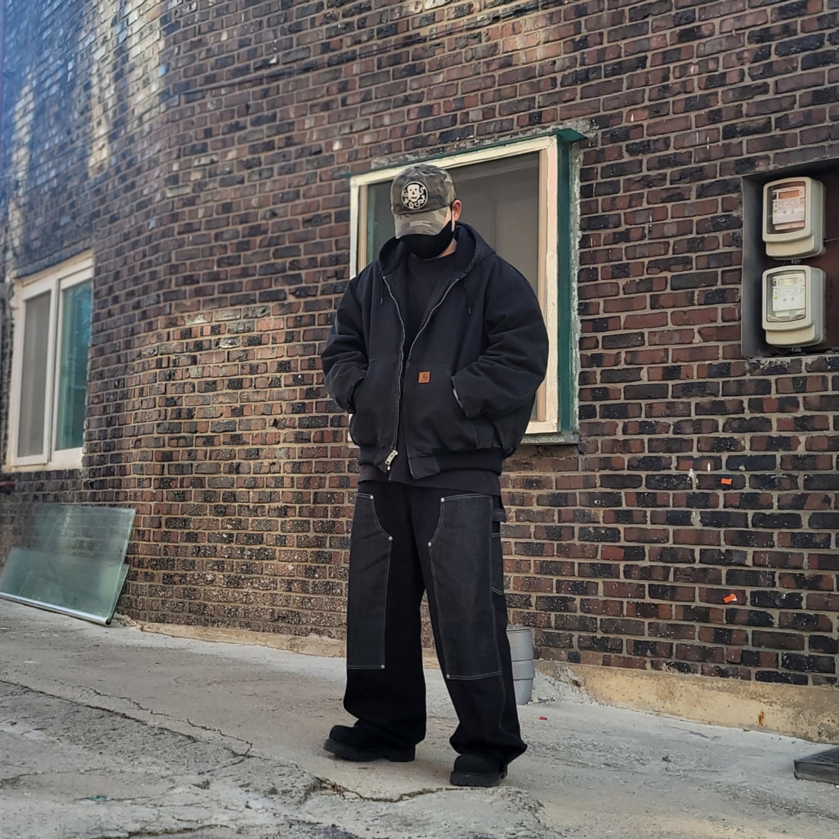 ETCE Ghost Cap Brown Camo, Awende Edge Of Darkness Long Sleeve Dark Grey 착용 스타일