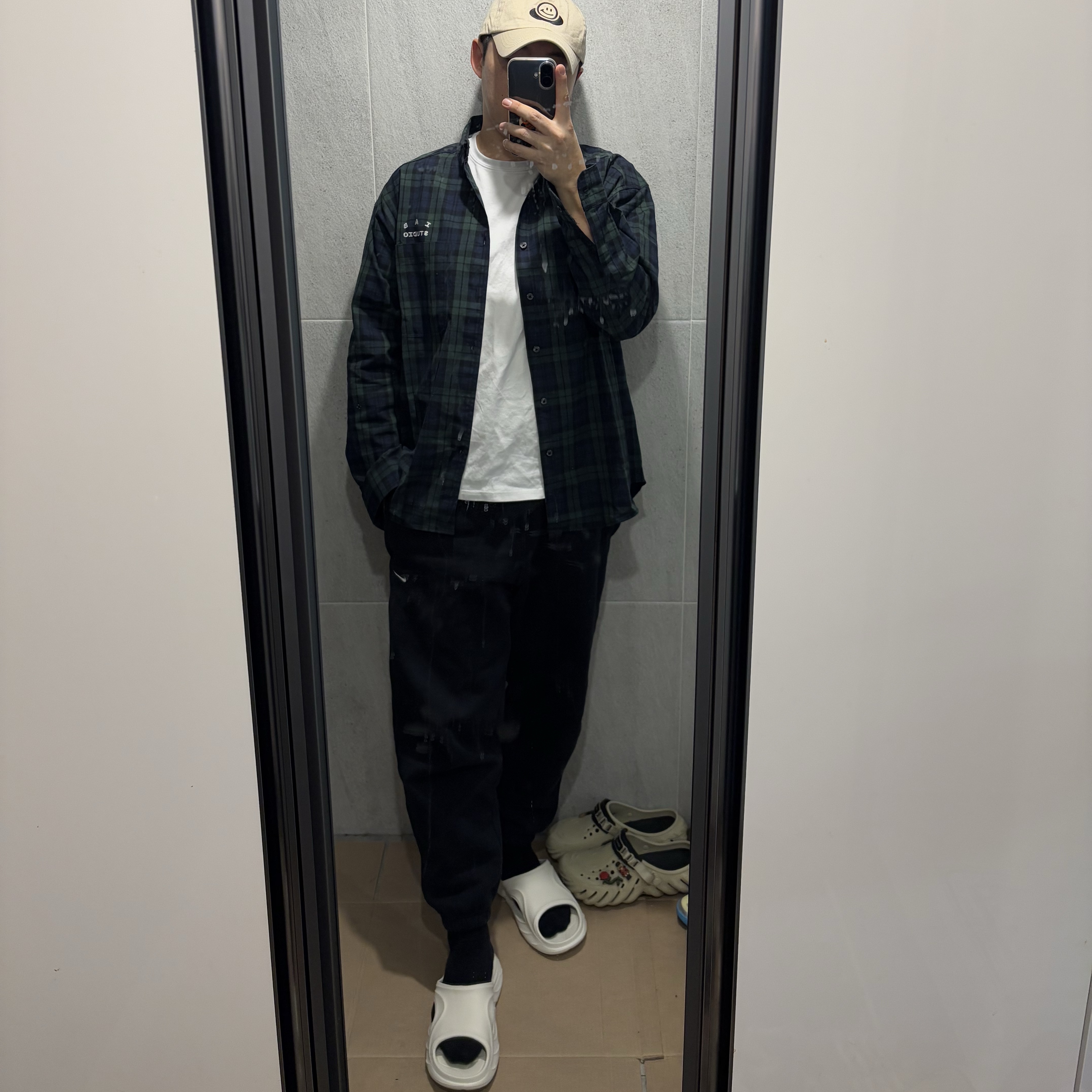 IAB Studio Blackwatch Tartan Shirt Blue Green, Nike NRG Solo Swoosh Fleece Pants Black White - Asia 착용 스타일