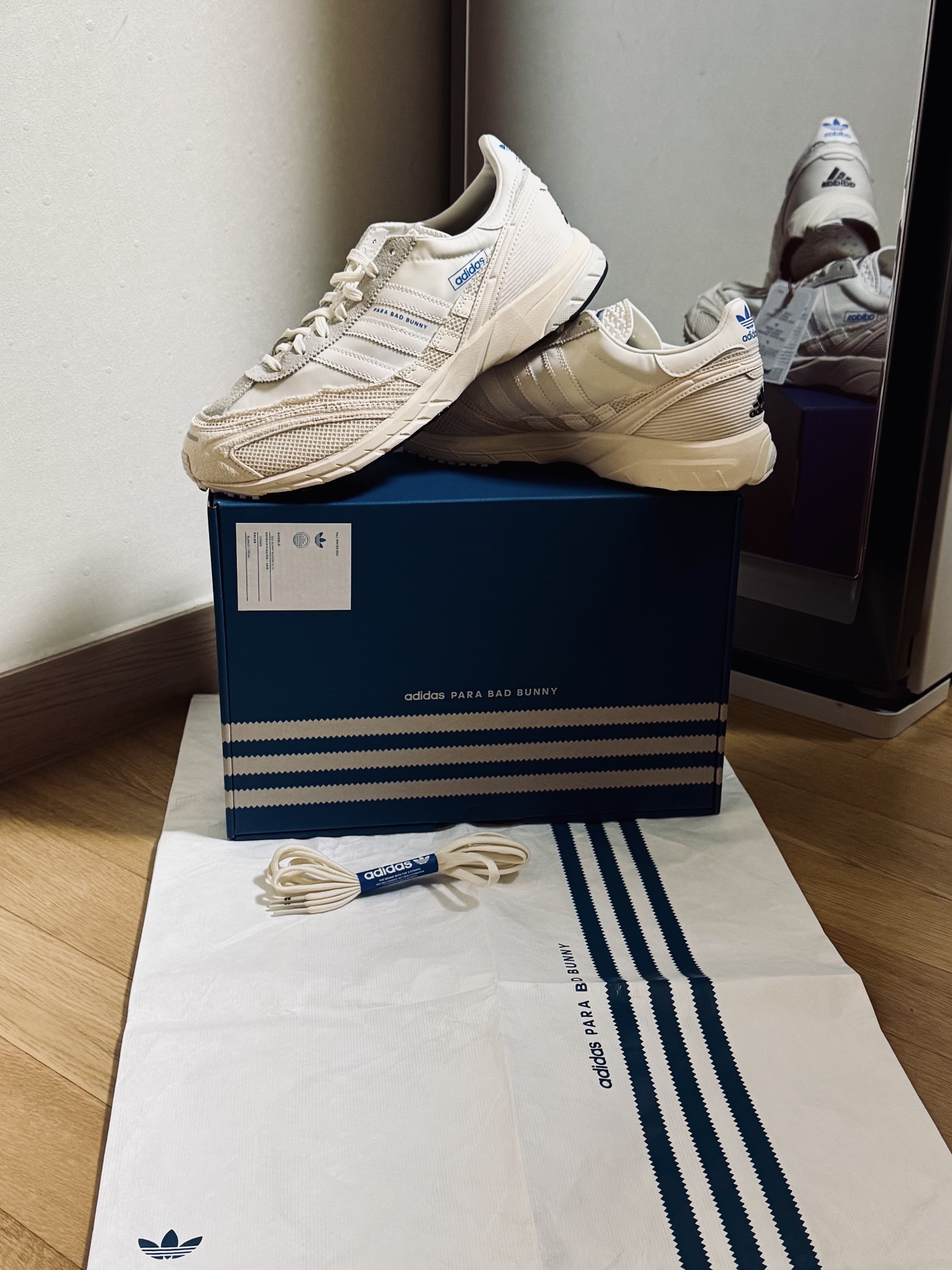 Adidas x Bad Bunny Adizero SL 72 Off White Chalk White 착용 스타일