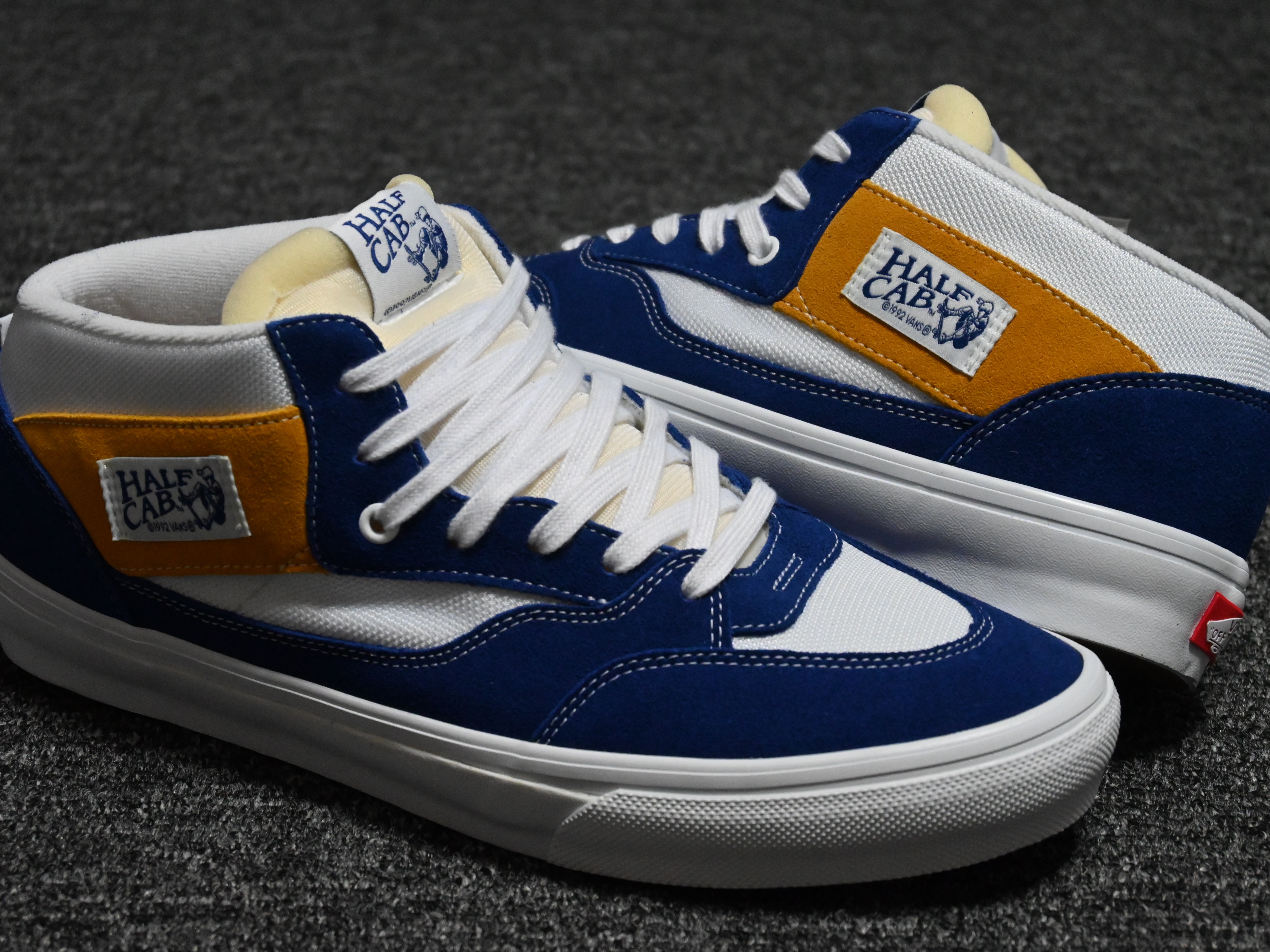 Vans Skate Half Cab Blue White 착용 스타일