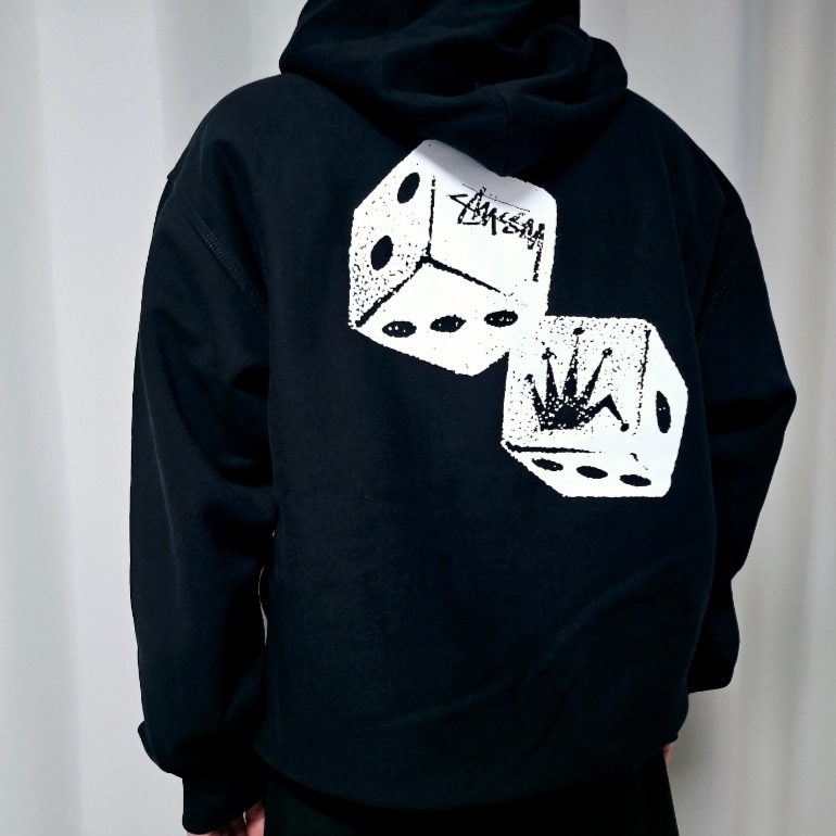 Stussy Shakers Hoodie Black 착용 스타일