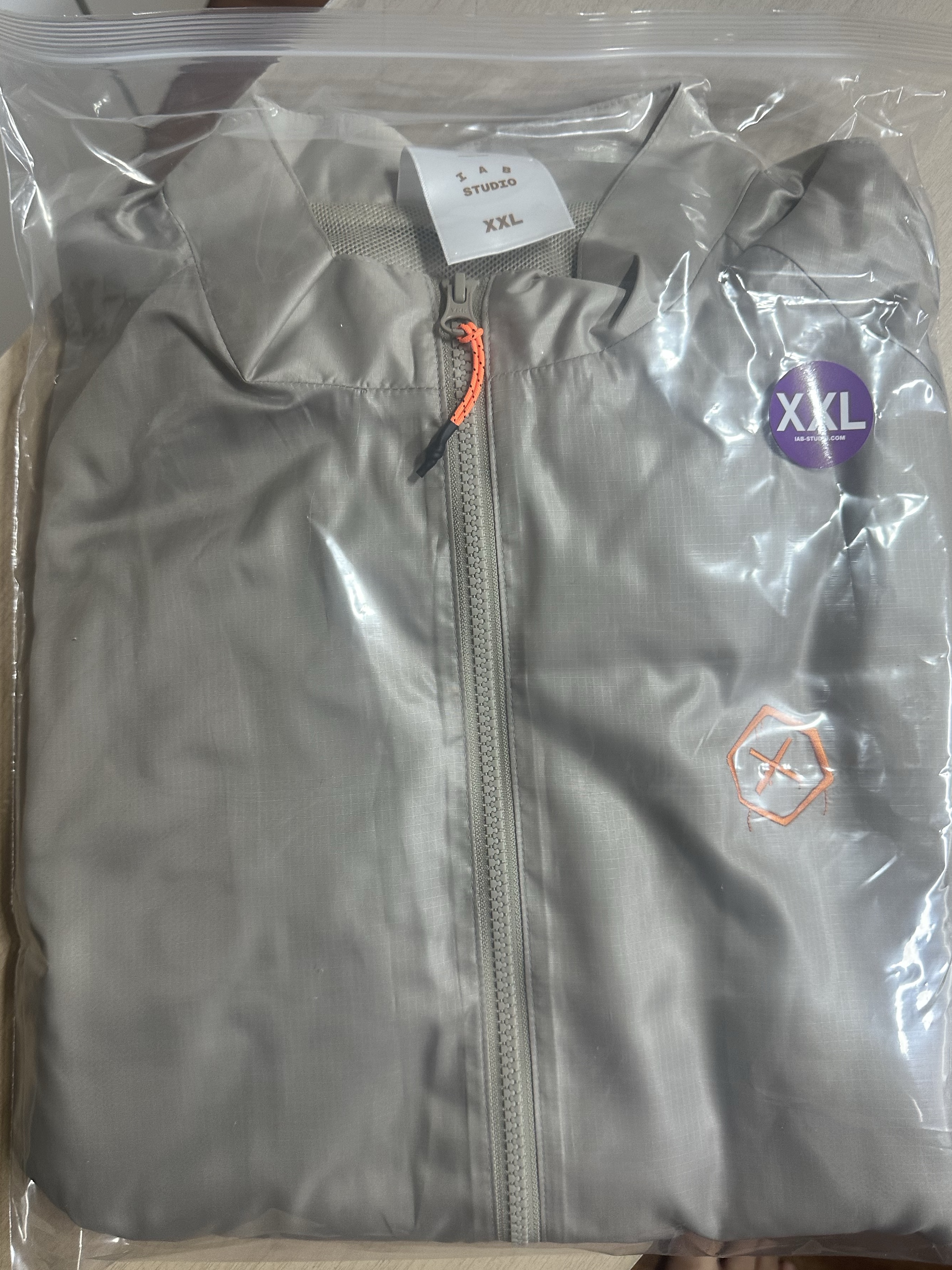 IAB Studio x Arcane Ekko Track Top Dust Orange 착용 스타일