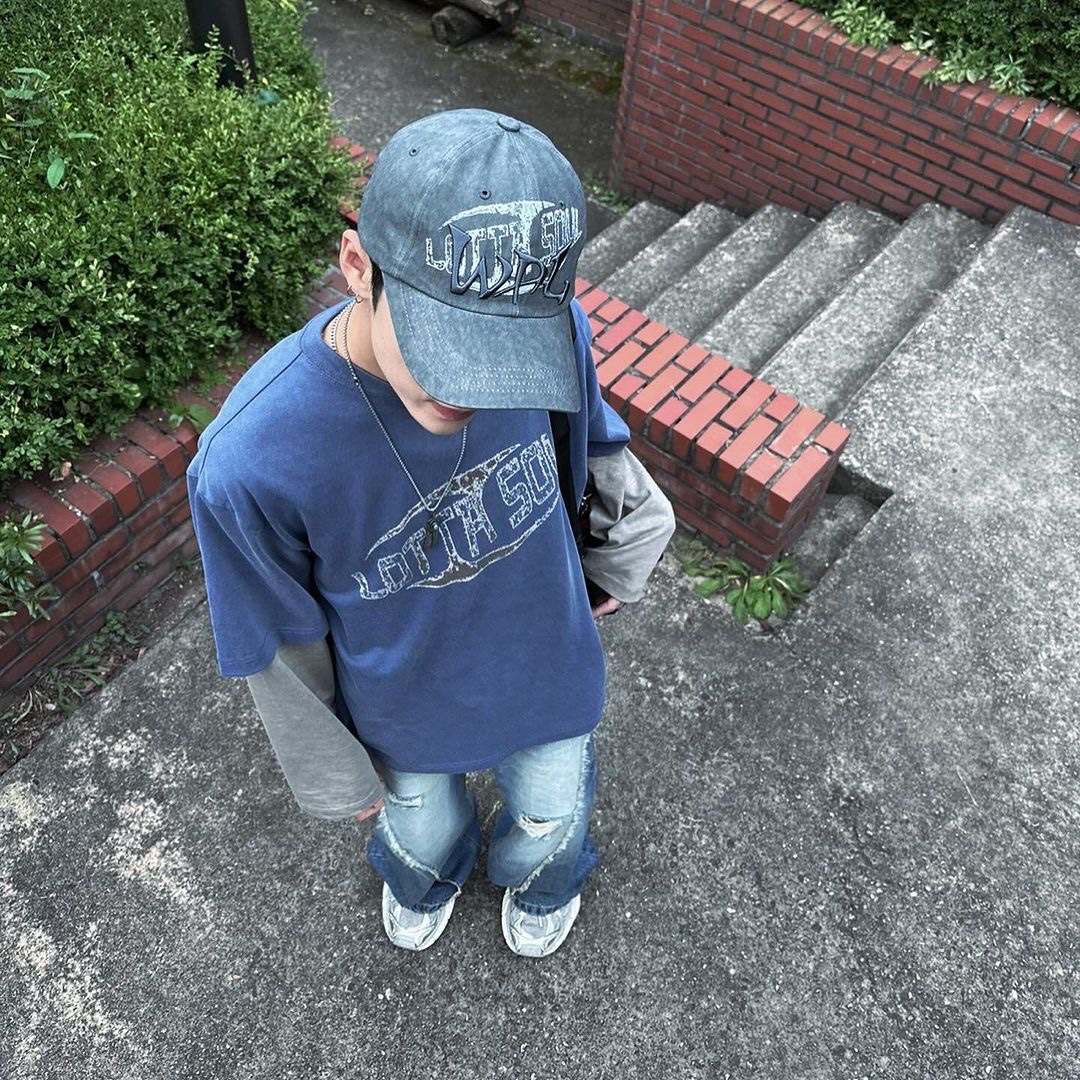 MELLOW Lotta Soul Graphic Layered Tshirts Dark Blue, MELLOW Destroyed Wide Denim Pants Blue 착용 스타일 - 3