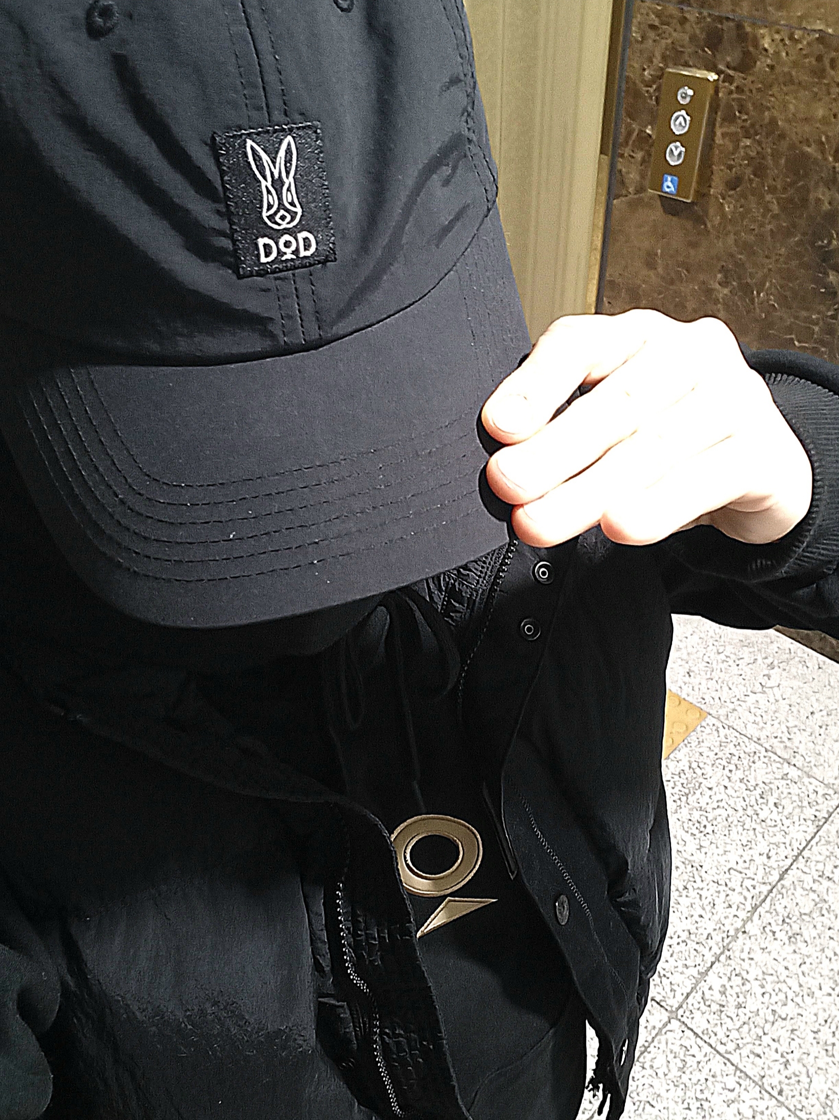 Stone Island G0419 Nylon Metal in Econyl Down Zip Vest with Anti Drop Black - 24FW, UGG x Palace Tasman Slipper Black Camo 착용 스타일 - 4