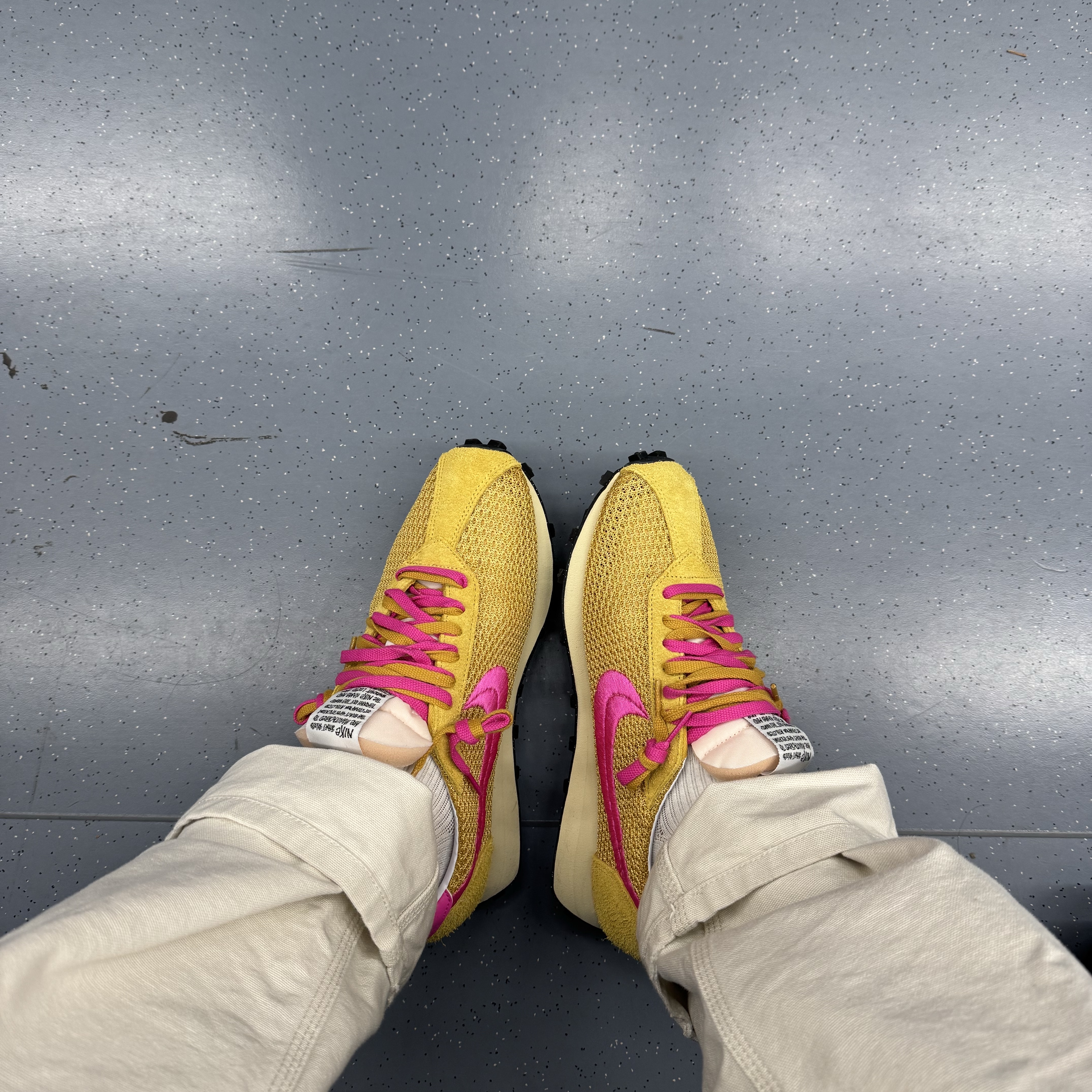 Nike x Stussy LD-1000 SP Sanded Gold and Laser Fuchsia 착용 스타일