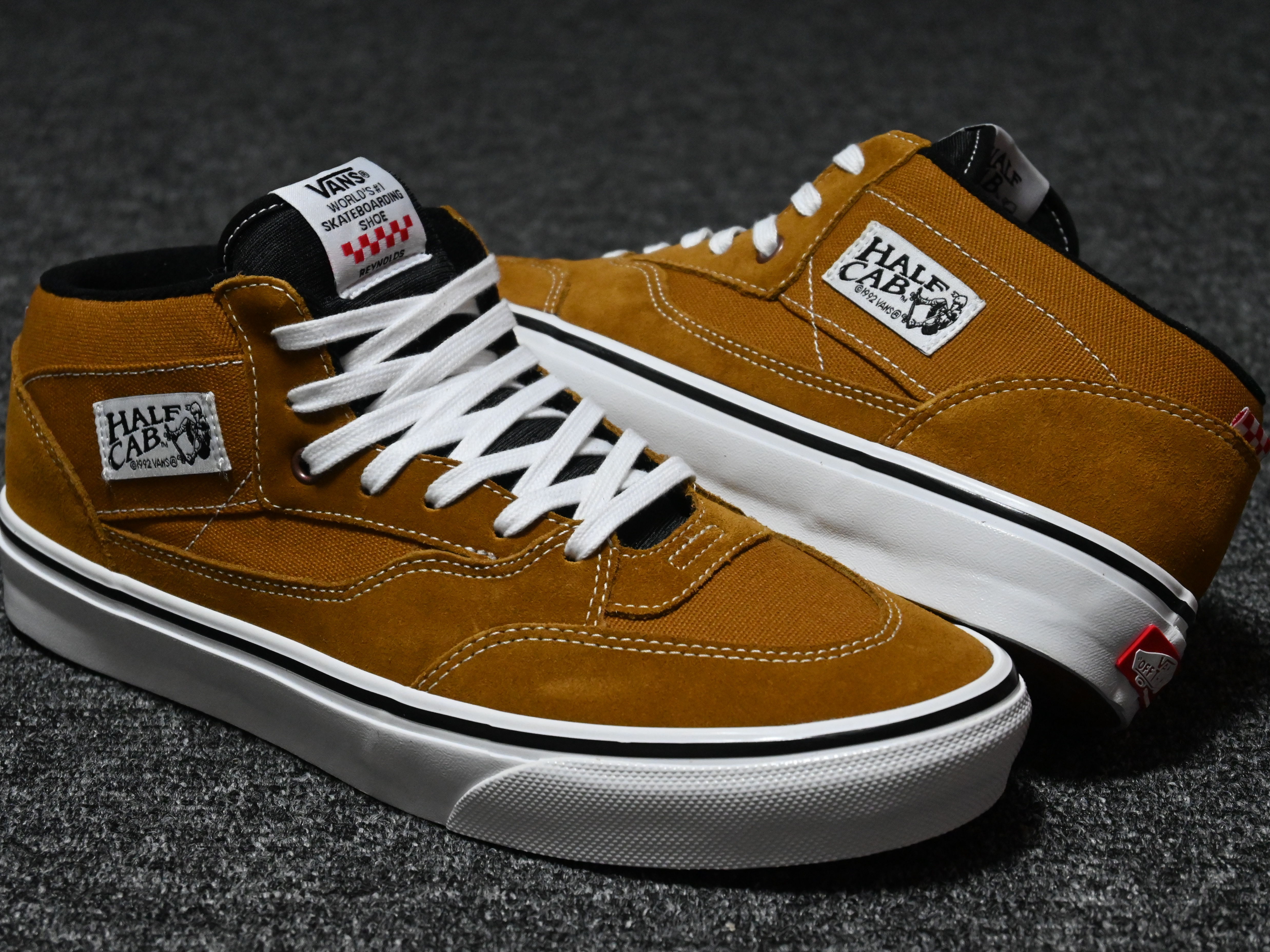 Vans x Andrew Reynolds Skate Half Cab Golden Brown 착용 스타일