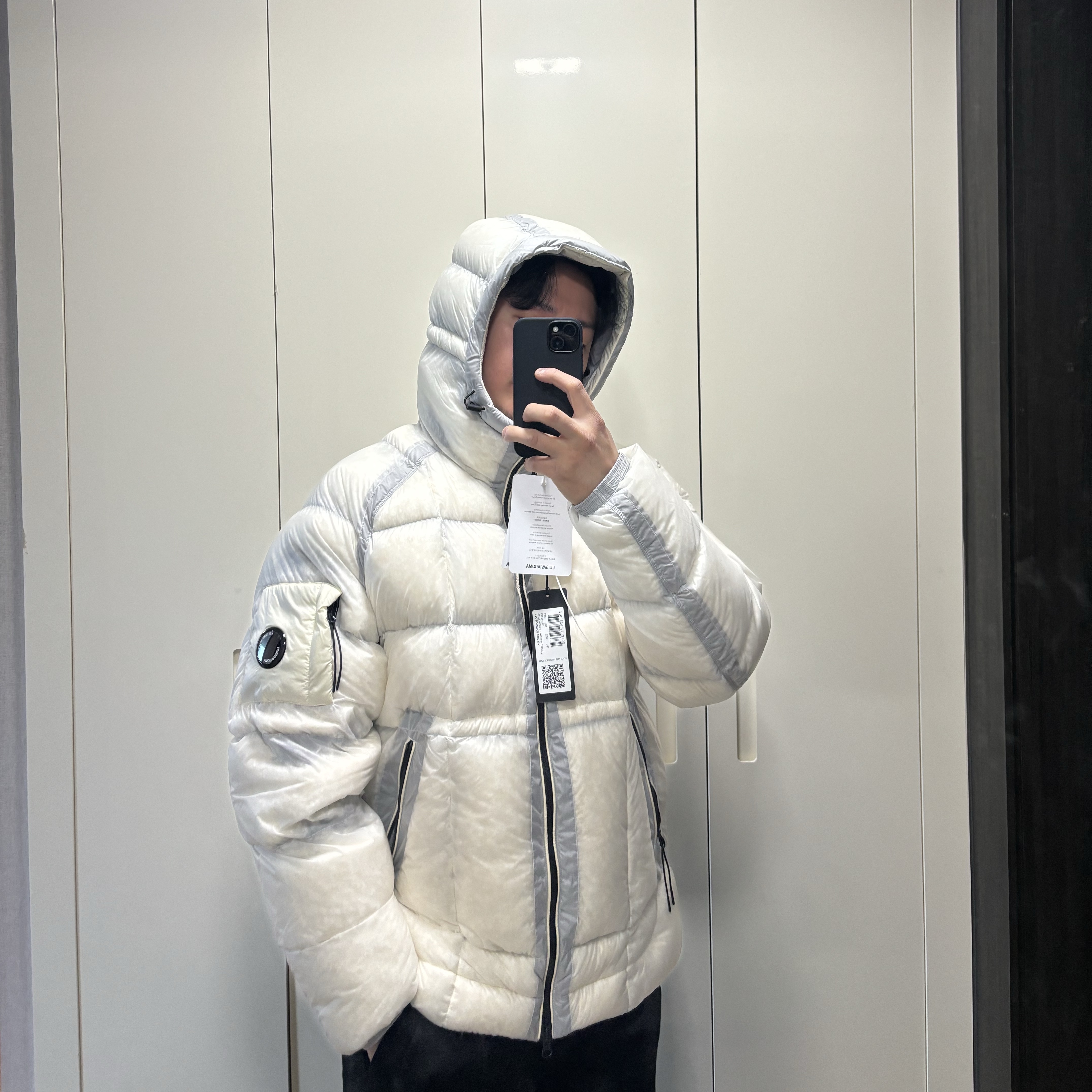 C.P. Company D.D. Shell Hooded Down Jacket Classic Green - 23FW, C.P. Company D.D. Shell Hooded Medium Down Jacket Black - 24FW 착용 스타일