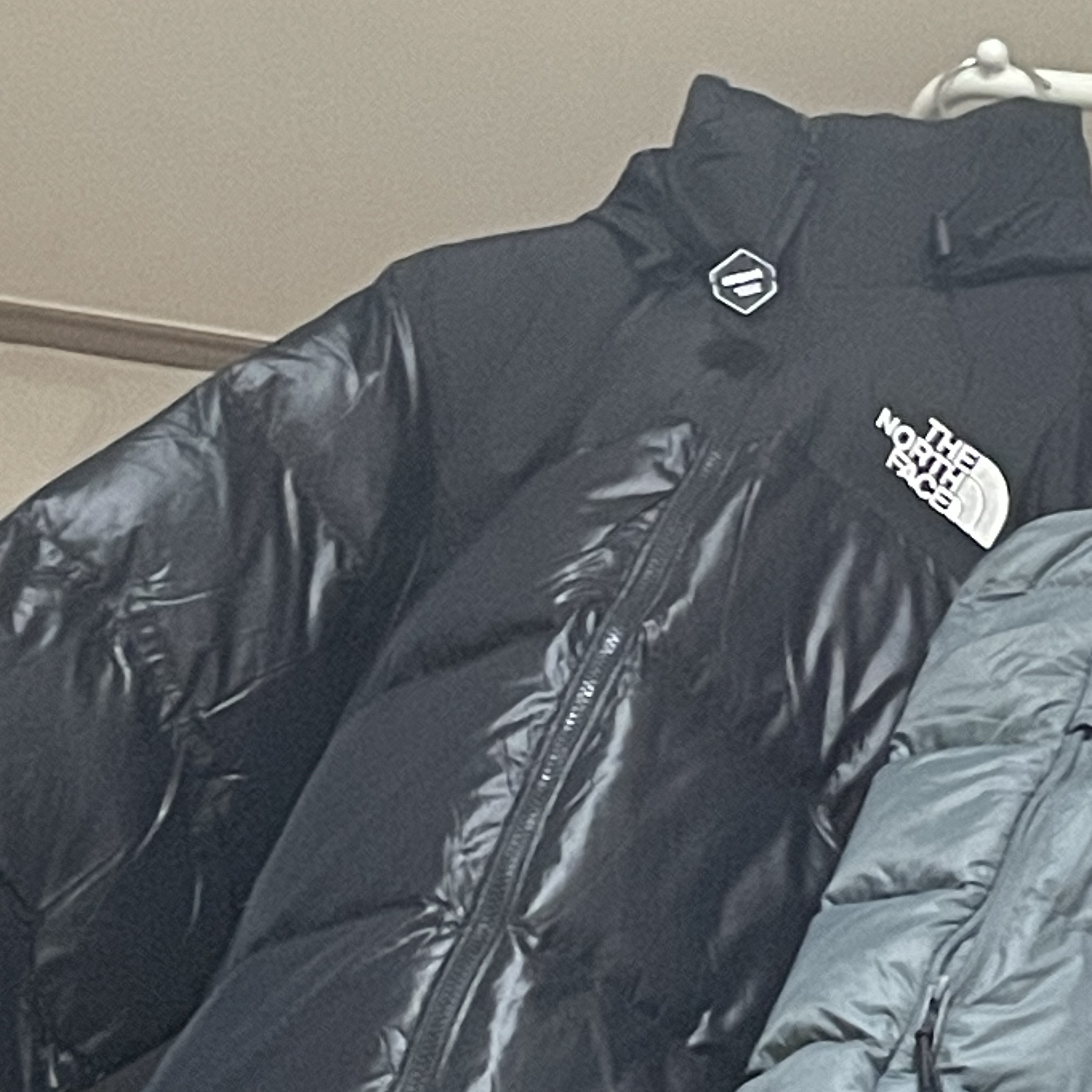 The North Face On Ball Jacket Black 착용 스타일