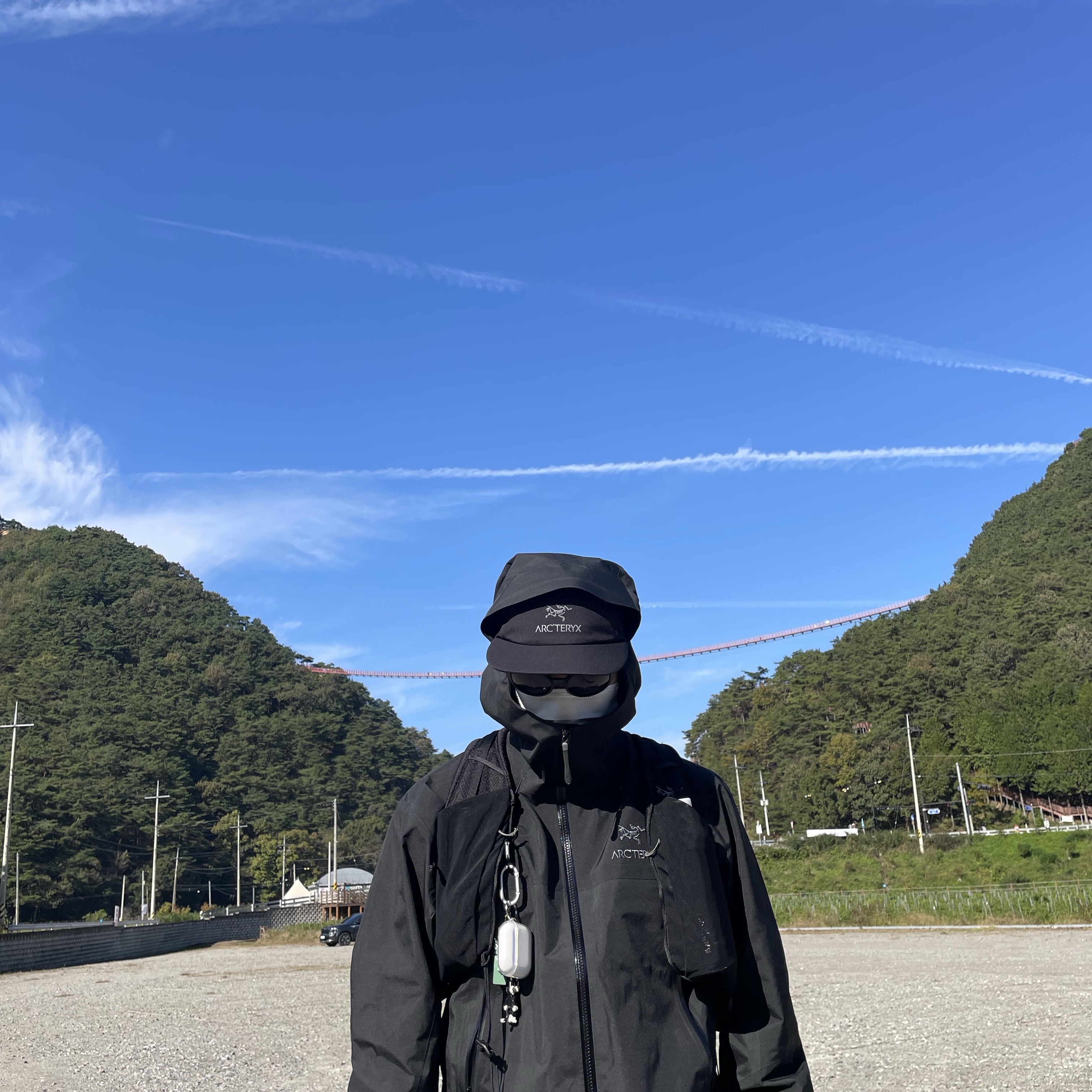 Arc'teryx Beta AR Stormhood Jacket Black, Arc'teryx Gore 5 Panel Cap Black 착용 스타일