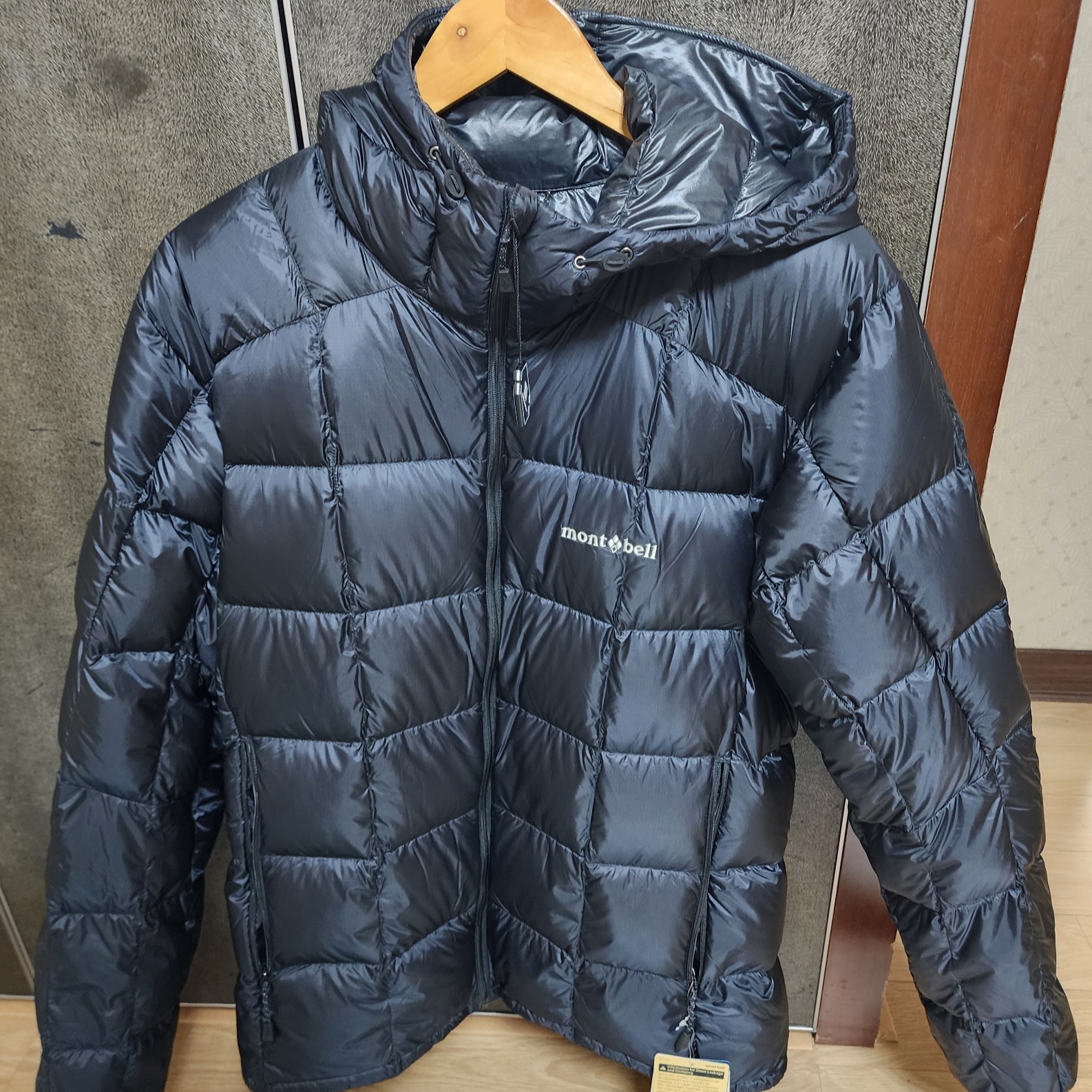 Montbell Superior Down Parka Black 착용 스타일
