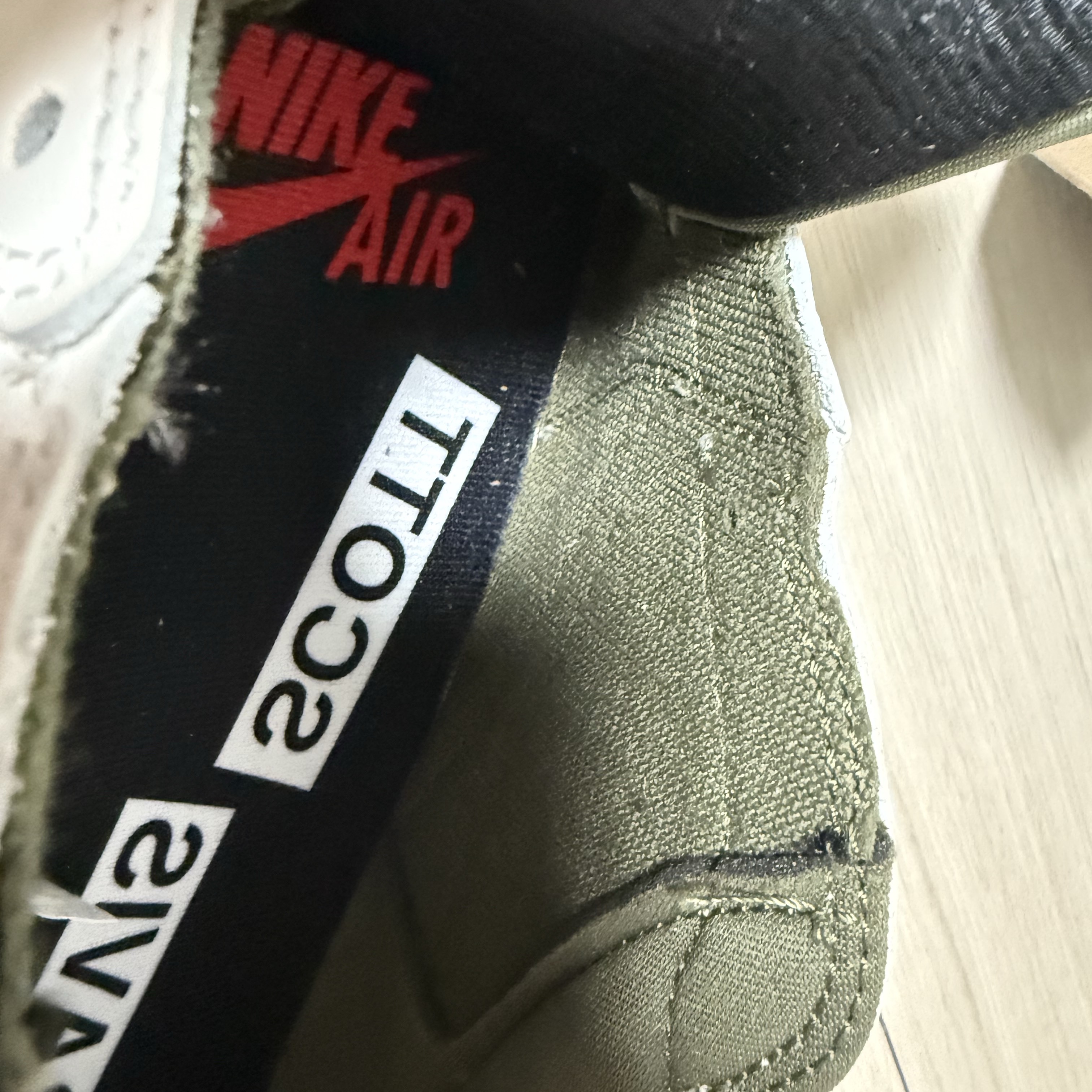 Jordan 1 x Travis Scott Retro Low OG SP Reverse Olive 착용 스타일