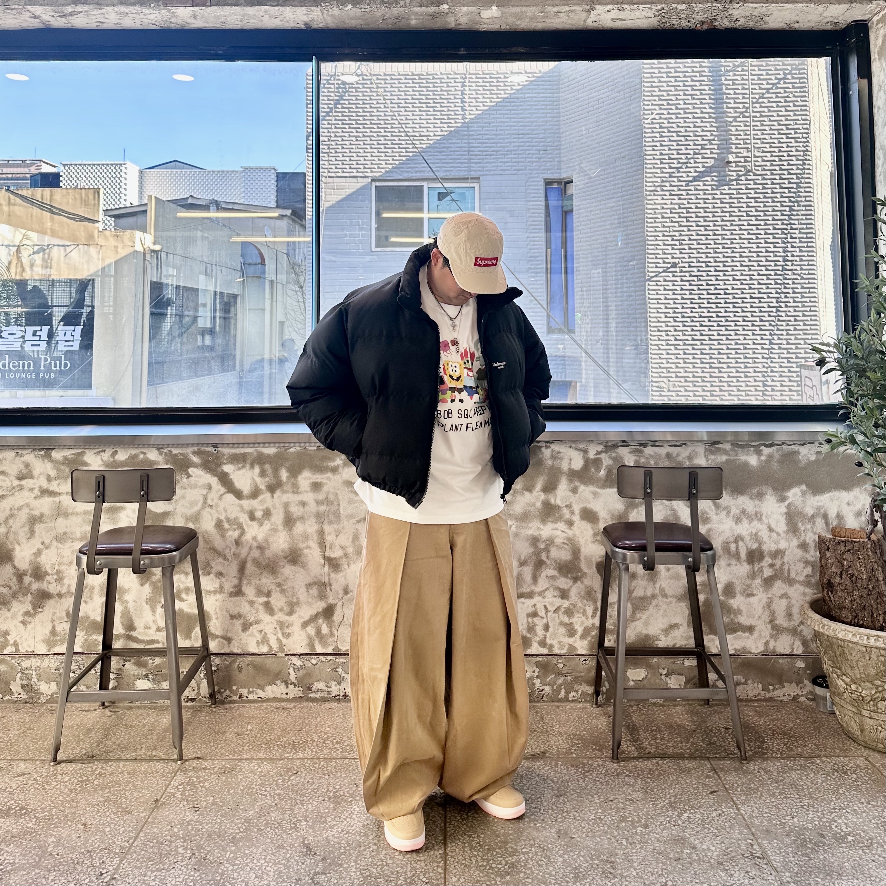 Supreme Lasered Denim Camp Cap White - 24FW, Uniqlo UT x CPFM x SpongeBob Graphic T-Shirt A White - KR 착용 스타일 - 2