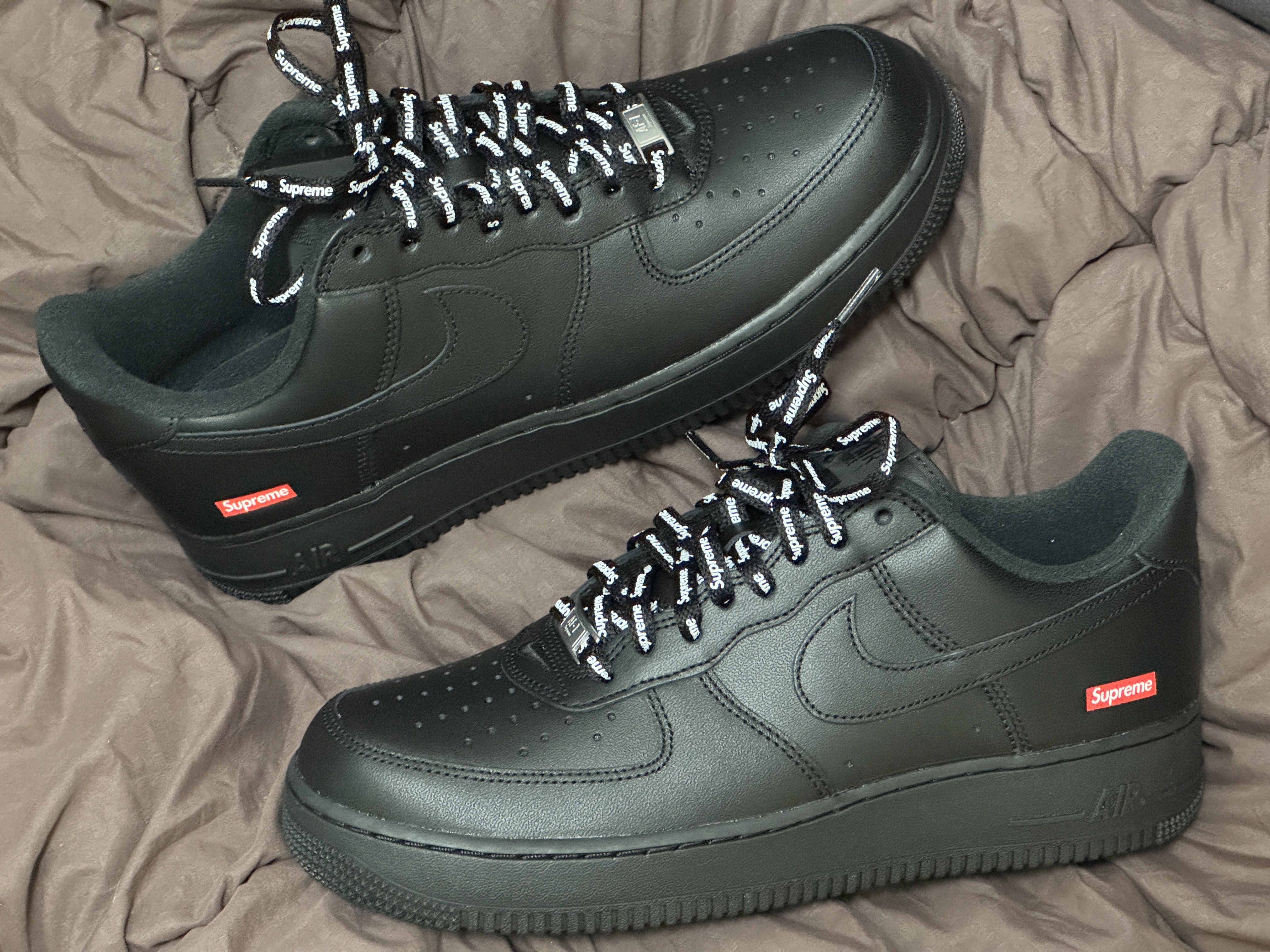 Nike x Supreme Air Force 1 Low Black 착용 스타일