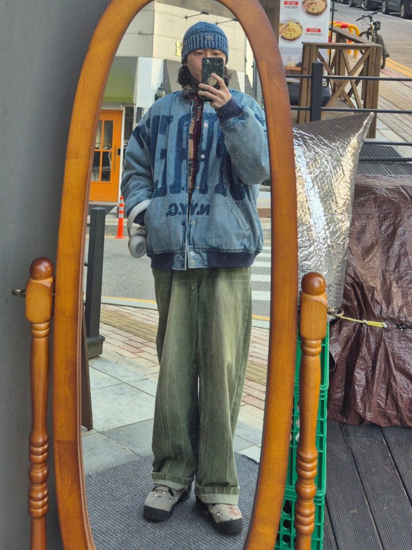 [20% 적립] Polo Ralph Lauren Cotton Beanie Indigo - 24FW, Supreme Washed Knockout Denim Varsity Jacket Washed Blue - 23SS 착용 스타일
