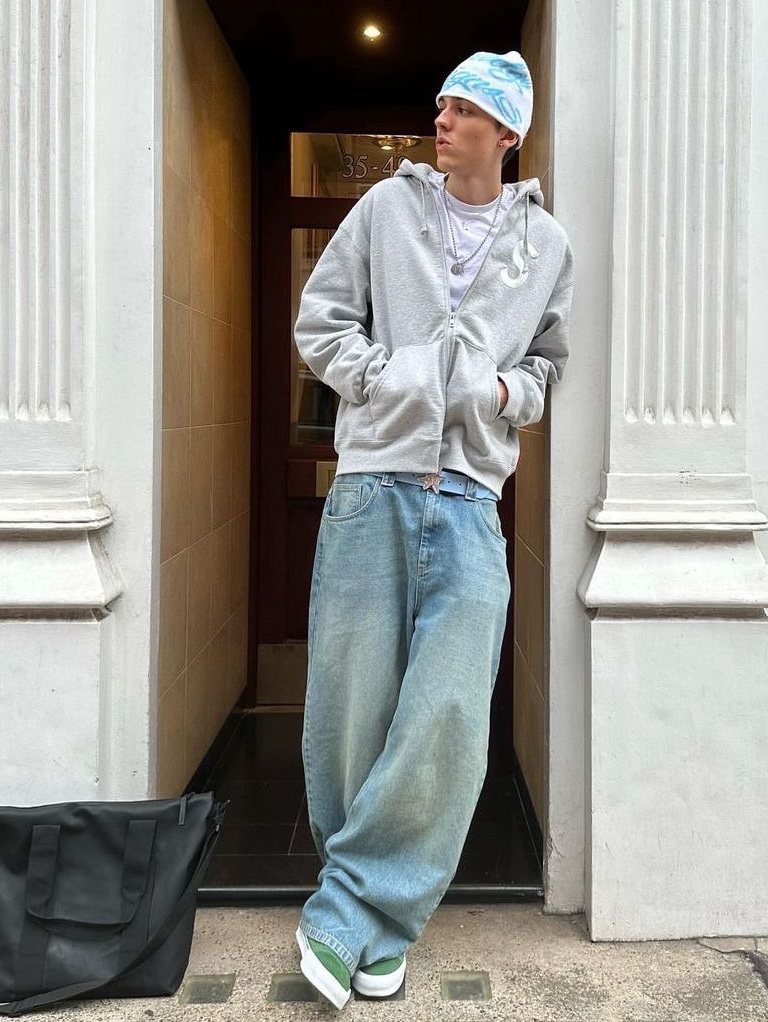 Stussy Basic Stussy Zip Hoodie Ash Heather, Supreme Laser Cut S Logo Hooded Sweatshirt Heather Grey - 21SS 착용 스타일 - 5