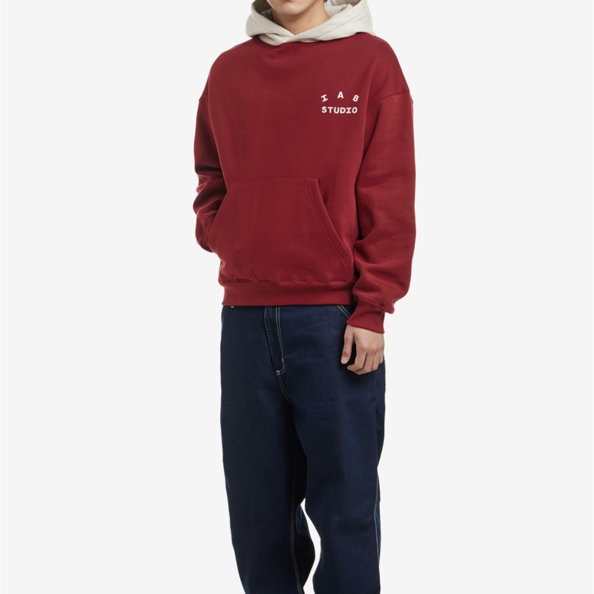 IAB Studio 24 Christmas Hoodie Burgundy Oatmeal 착용 스타일 - 9