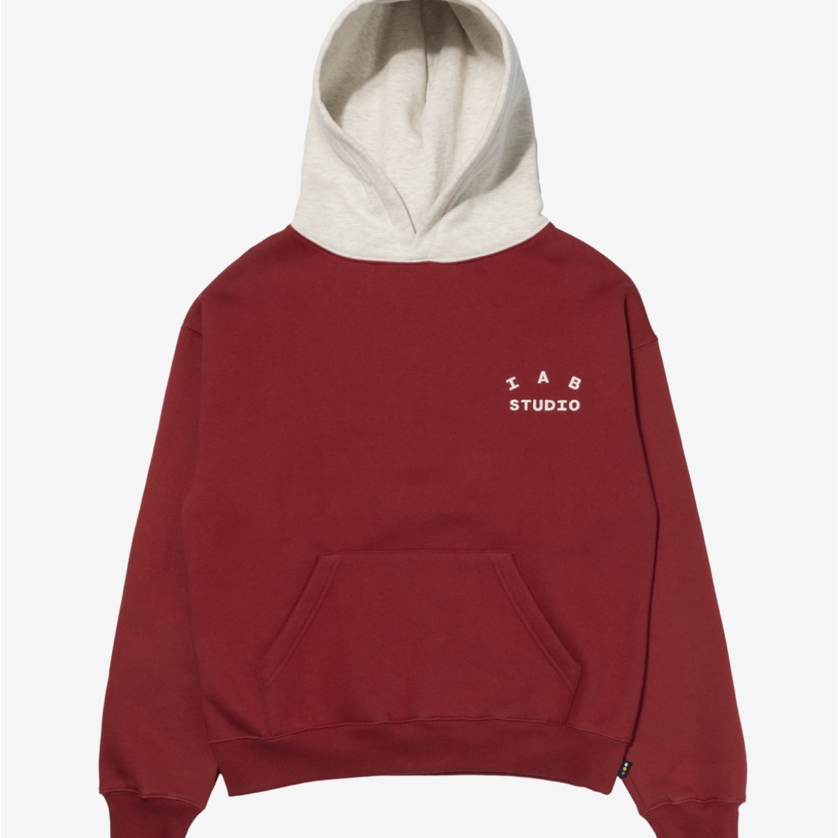 IAB Studio 24 Christmas Hoodie Burgundy Oatmeal 착용 스타일 - 1