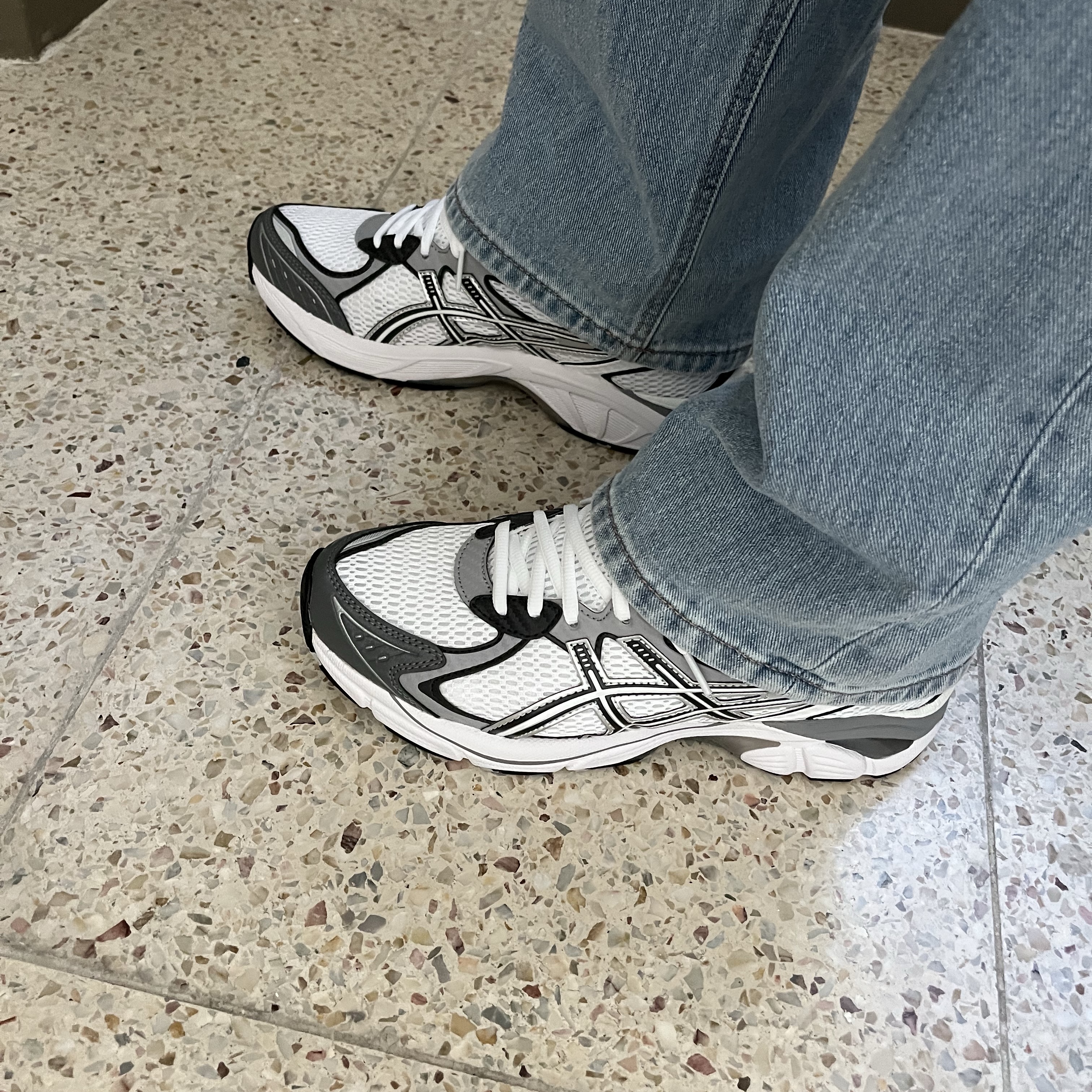 Asics x JJJJound GT-2160 White Black 착용 스타일