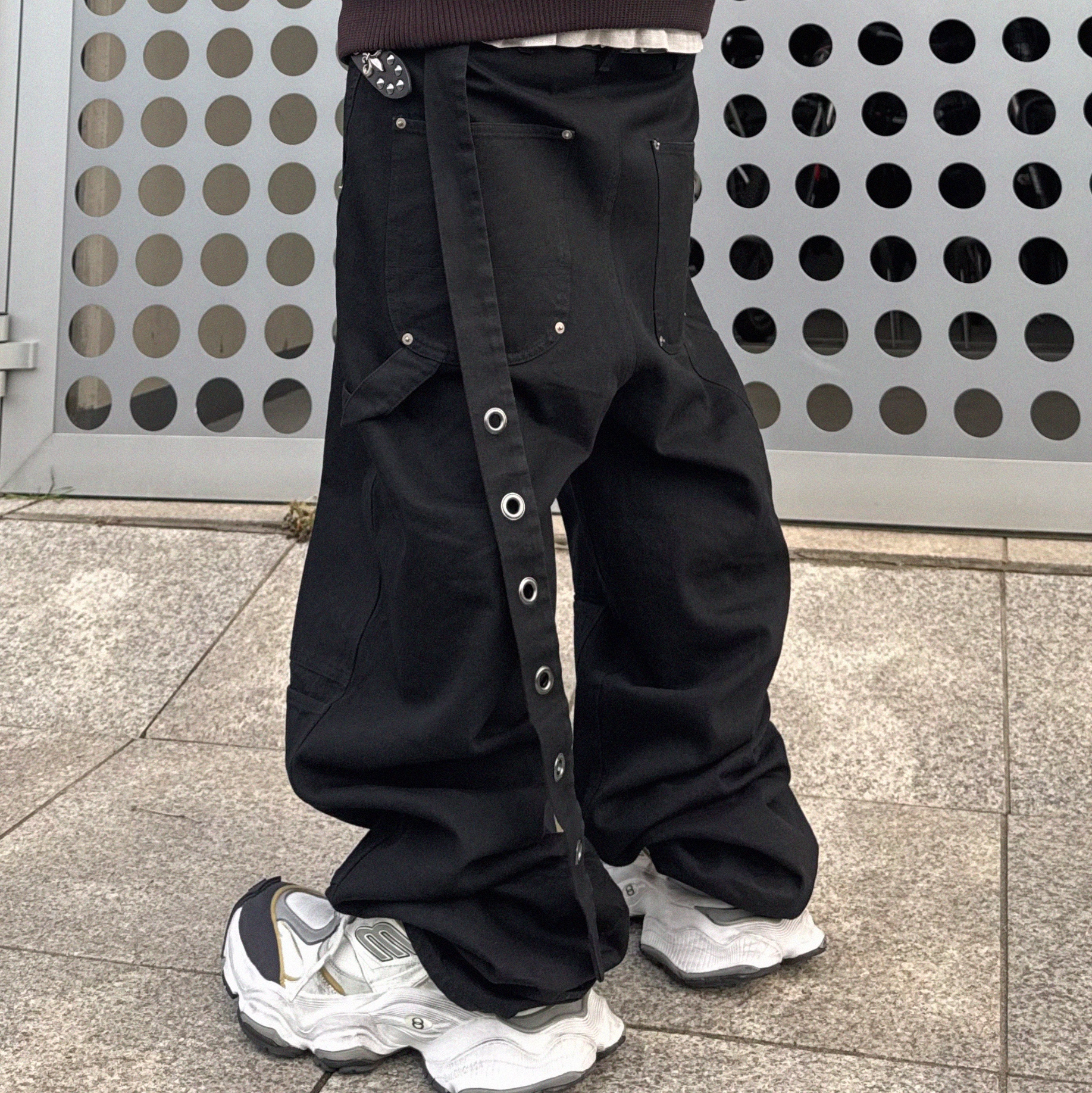 Balenciaga Cargo Sneakers White Grey, Balenciaga Cargo Sneakers Grey White Blue 착용 스타일 - 1
