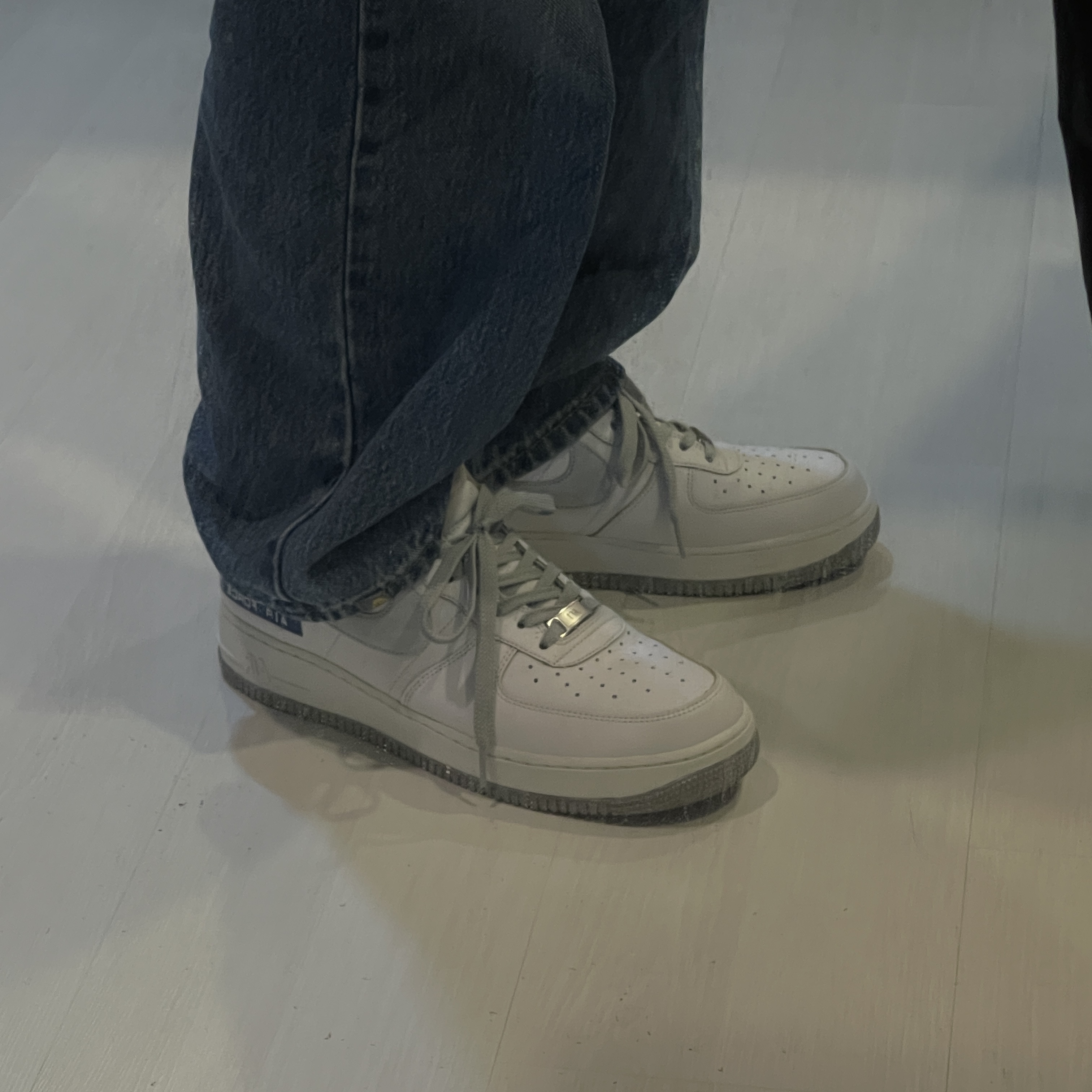 Nike Air Force 1 Low BRS White 착용 스타일 - 3