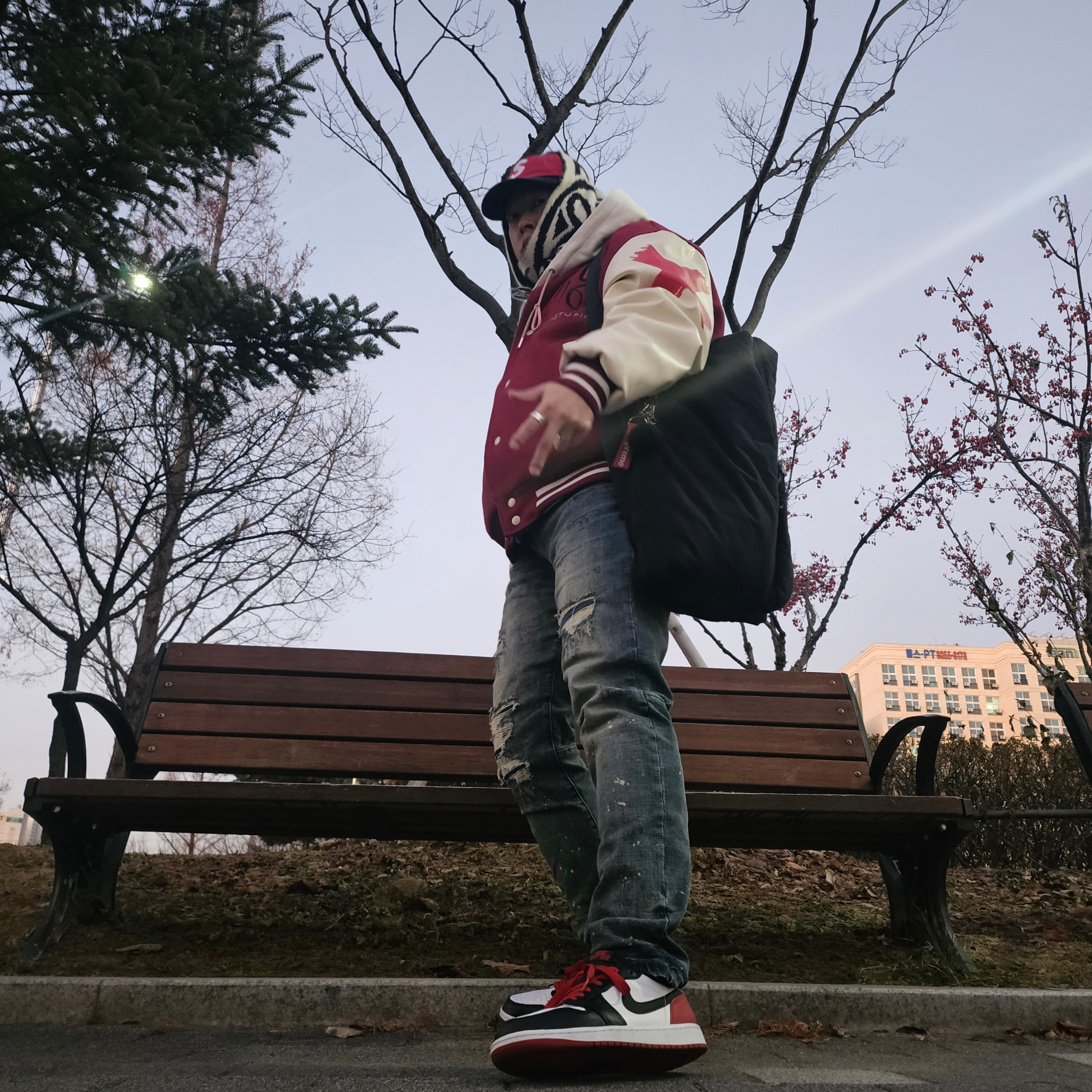 Supreme 2-Tone S Logo 6-Panel Red - 24SS, Jordan 1 Retro Low OG Black Toe 착용 스타일 - 1
