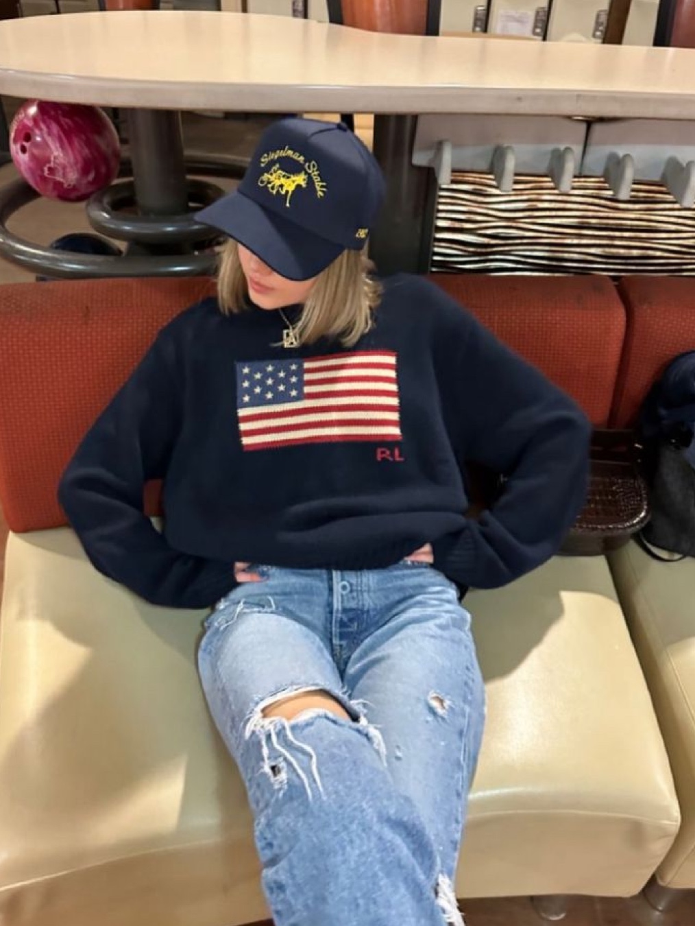 [30% 적립] Polo Ralph Lauren Polo Bear Wool Cashmerer Sweater Navy - 24FW, [30% 적립] Polo Ralph Lauren Iconic Flag Sweater Hunter Navy - 24FW 착용 스타일 - 4