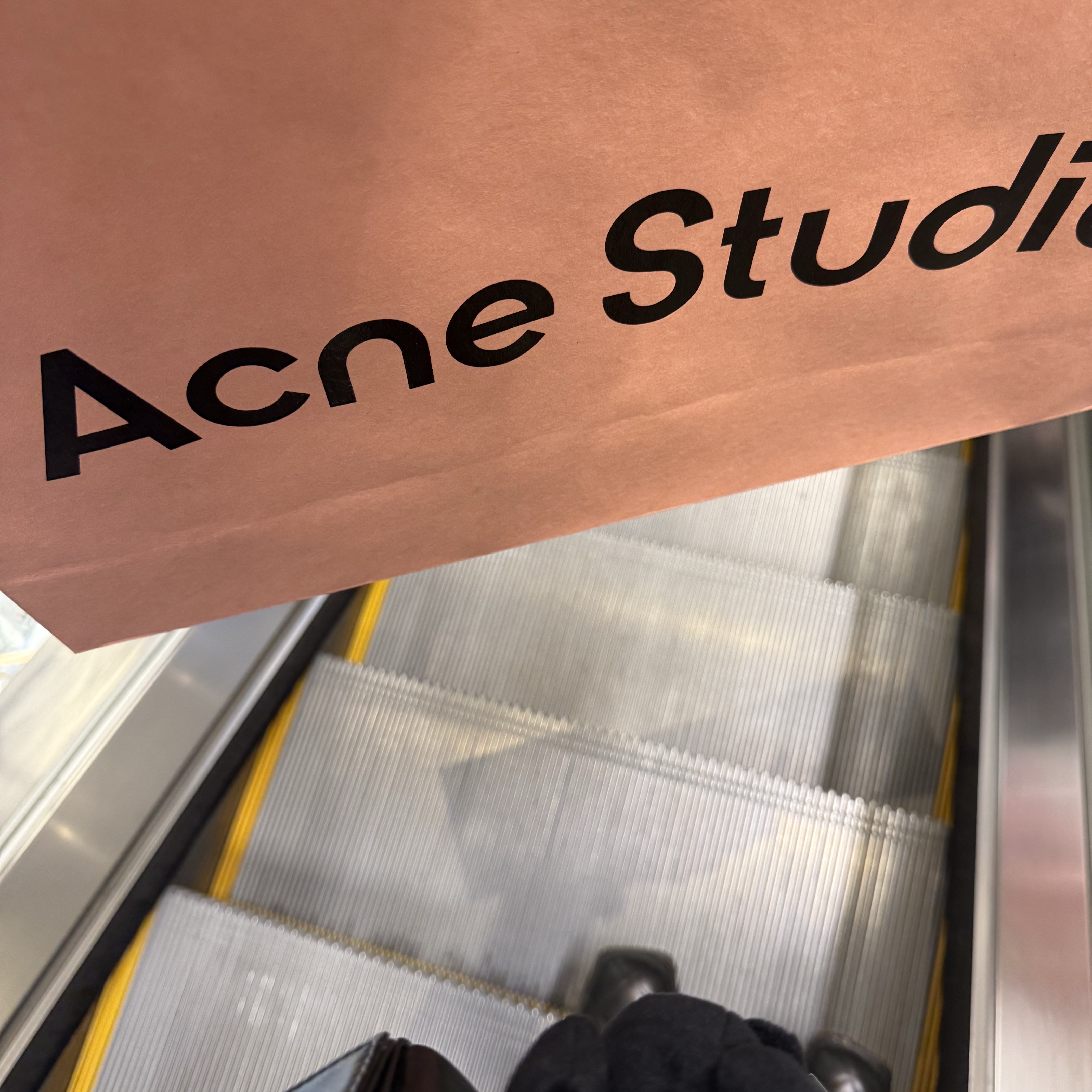 (W) Acne Studios Loose Fit Jeans 1981M Mid Blue 착용 스타일 - 1
