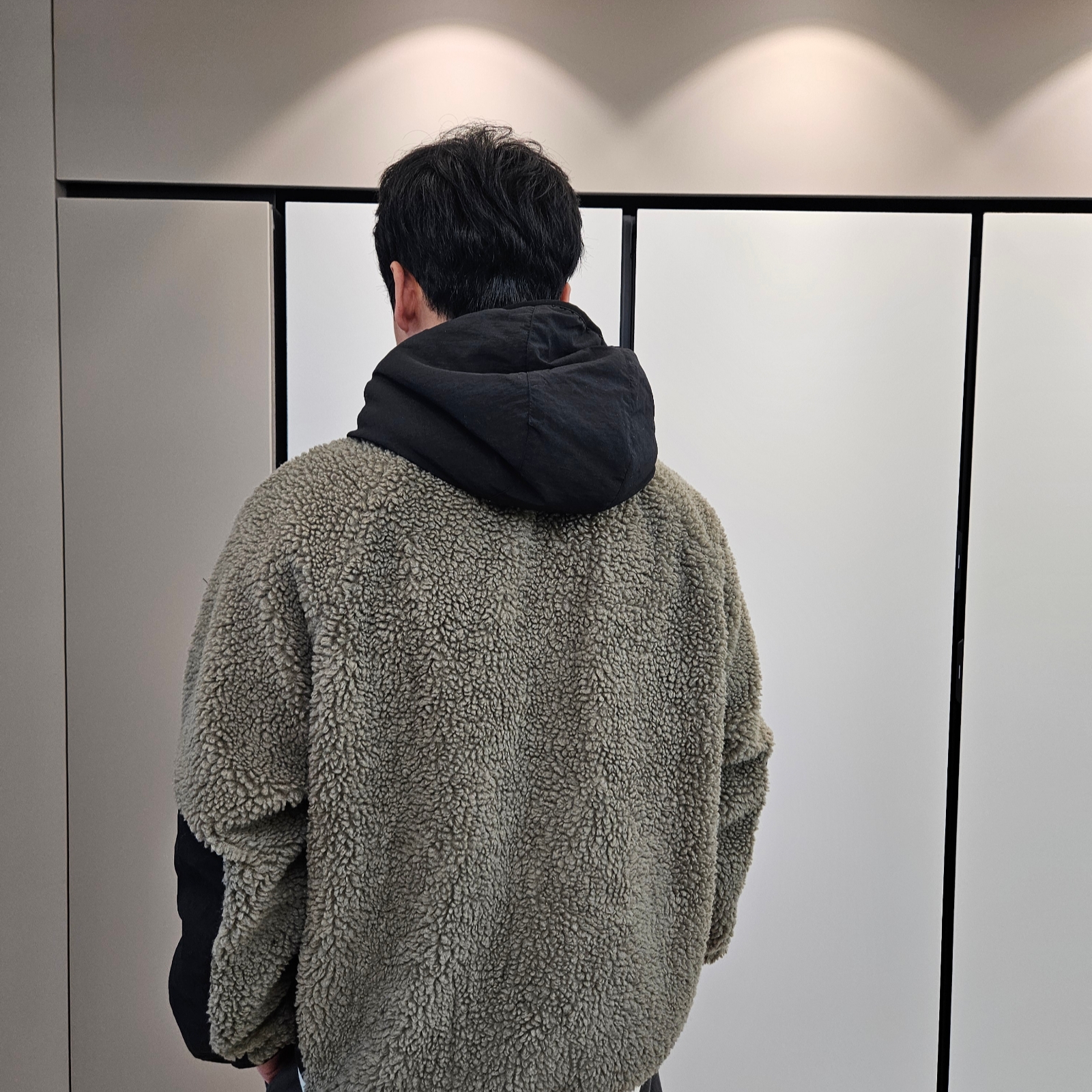 Stussy Sherpa Paneled Hooded Jacket Stone 착용 스타일 - 2
