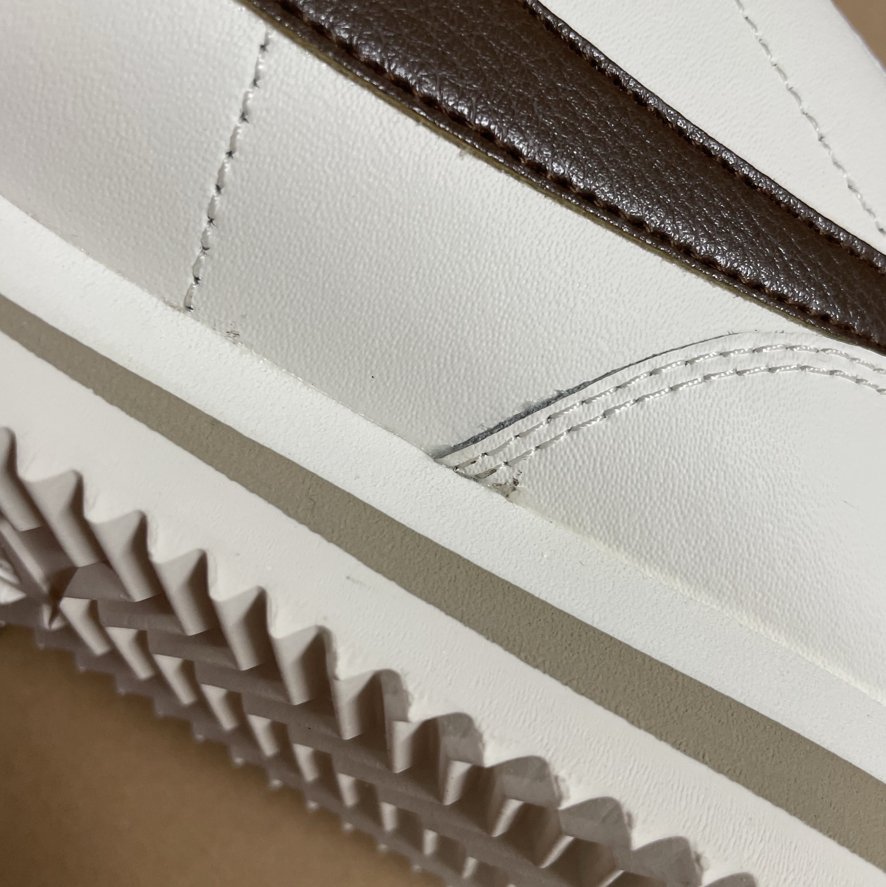 (W) Nike Cortez Sail Cacao Wow 착용 스타일