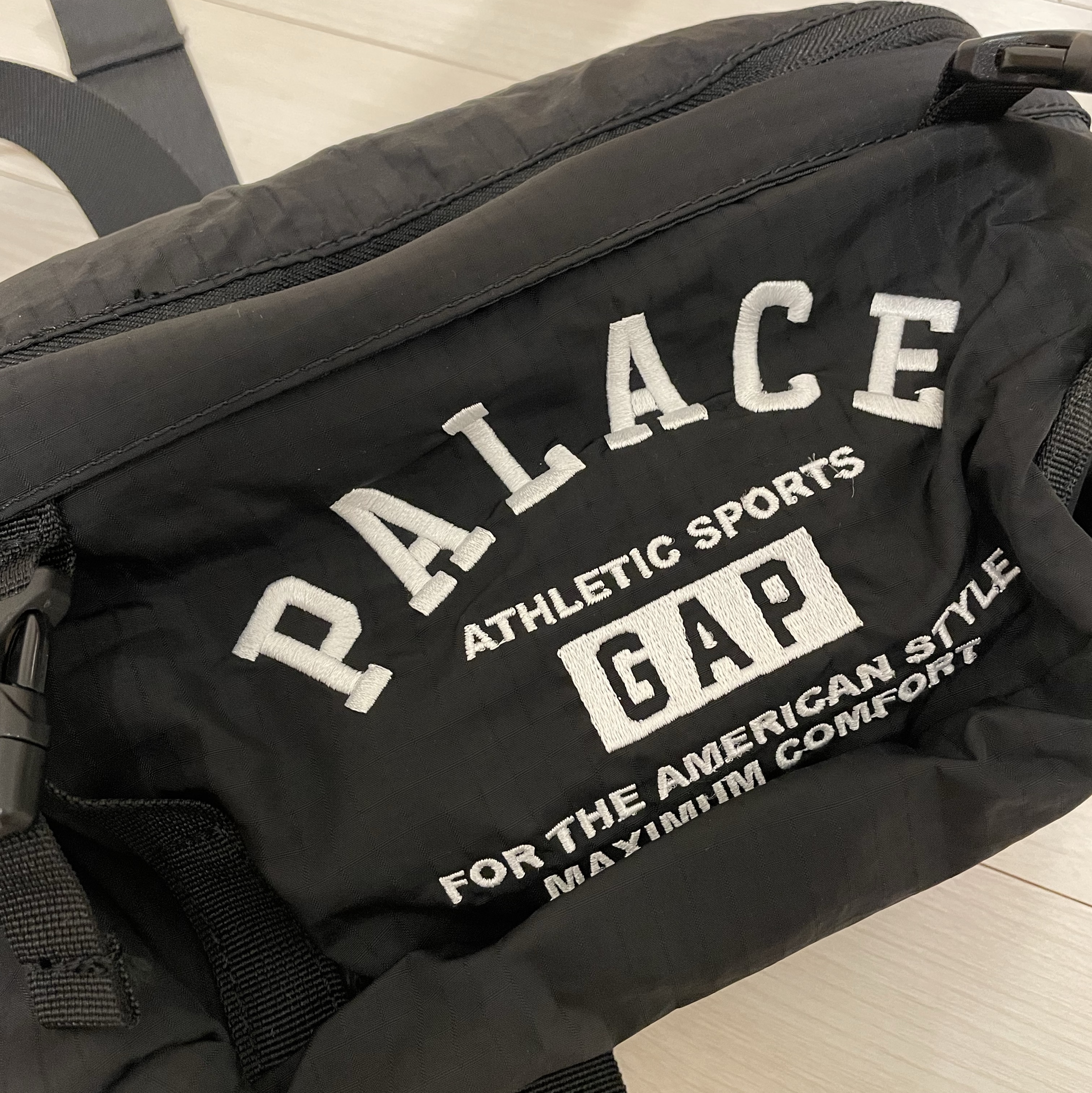 팔라스 x 갭 백팩 블랙 - 24SS | Palace | KREAM