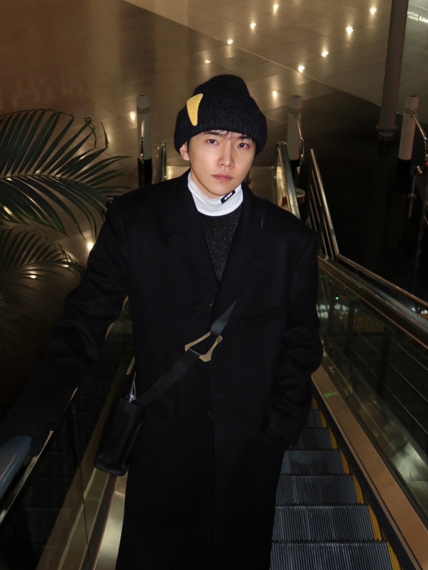 Dunst 2-Way 3 Button Cashmere Coat Black, [프리오더] Haleine Leather Monkstraps Black (VH204) 착용 스타일 - 4