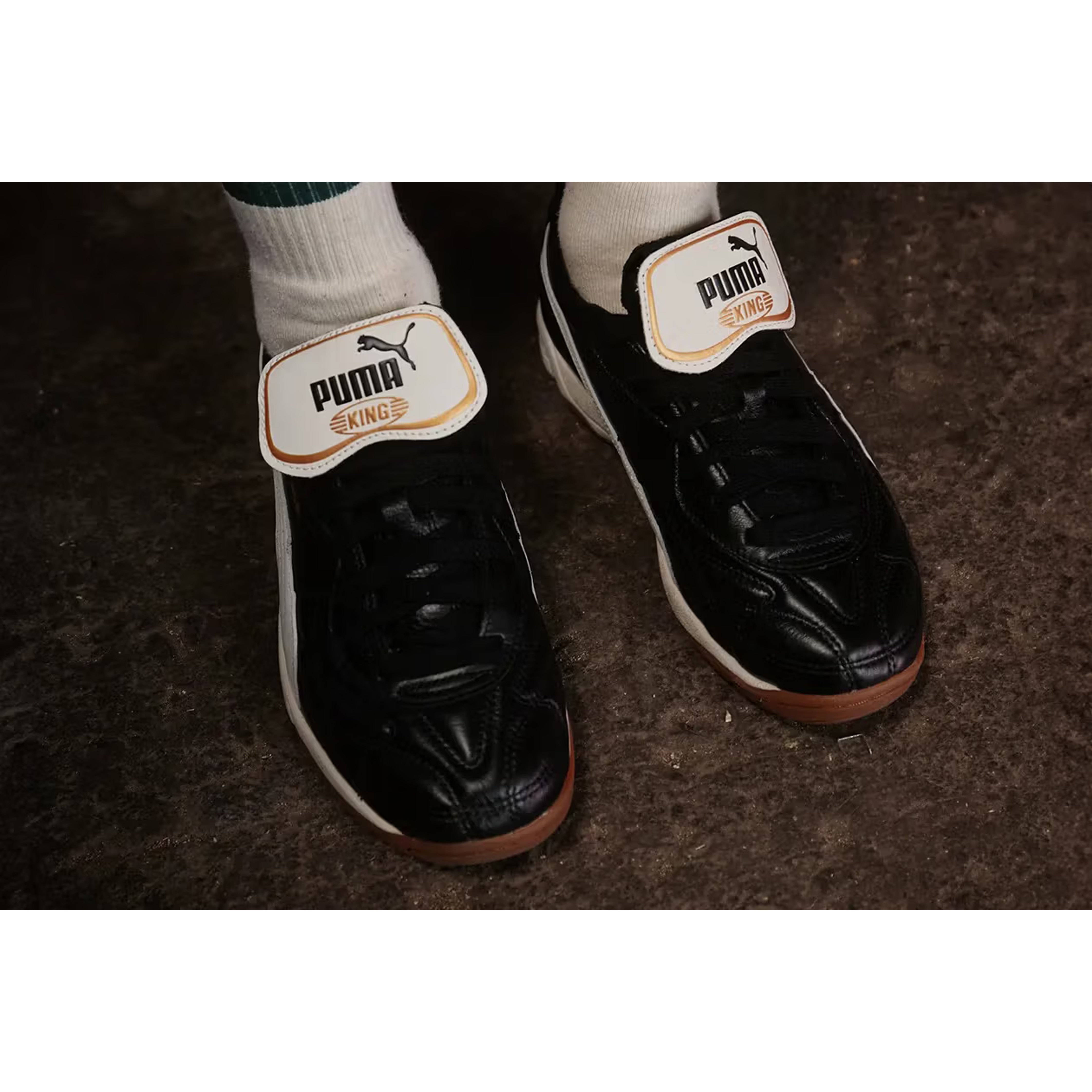 Puma King Indoor Puma Black Warm White 착용 스타일 - 2