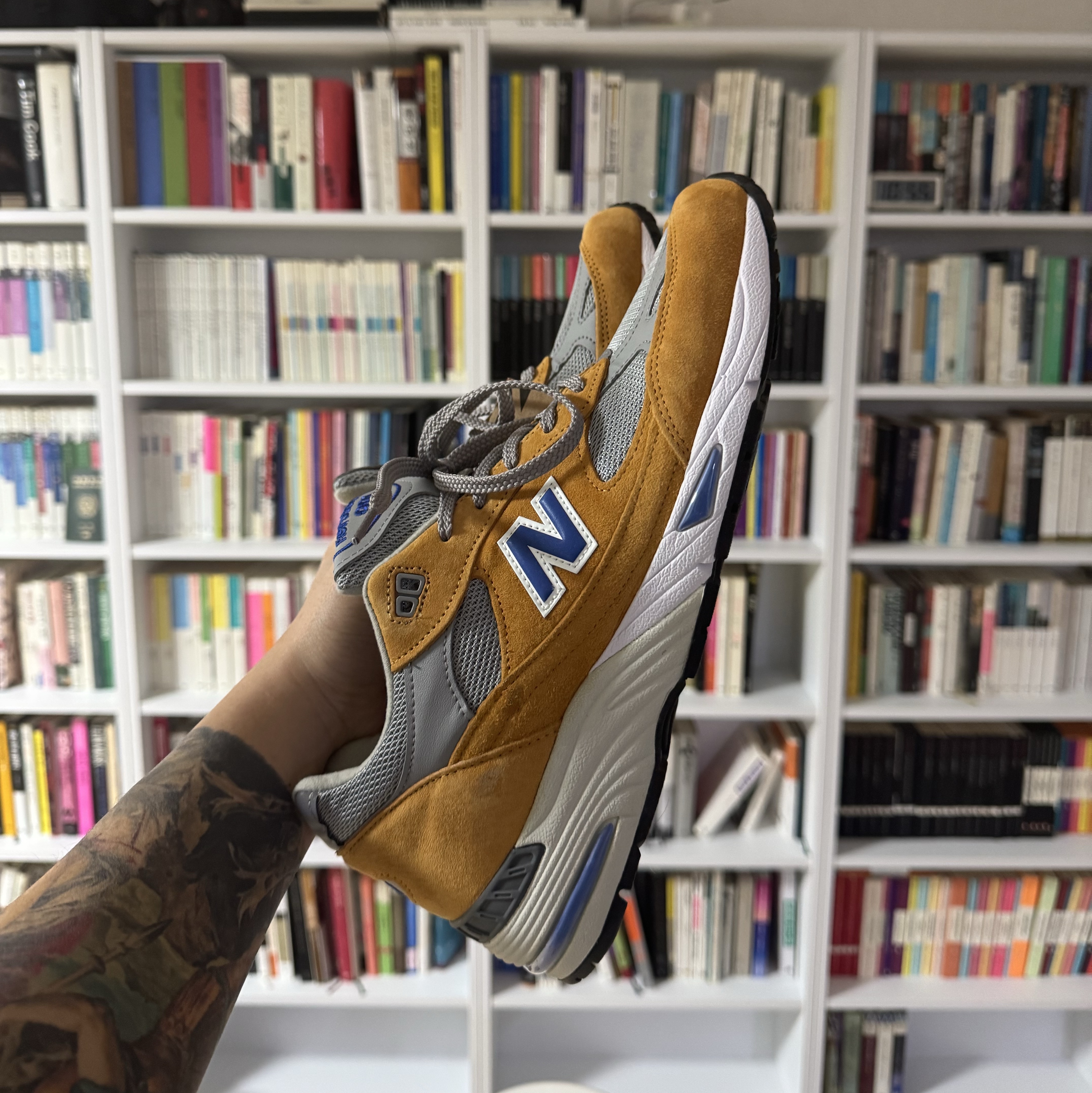 New Balance 991 Made in UK Yellow Blue 착용 스타일