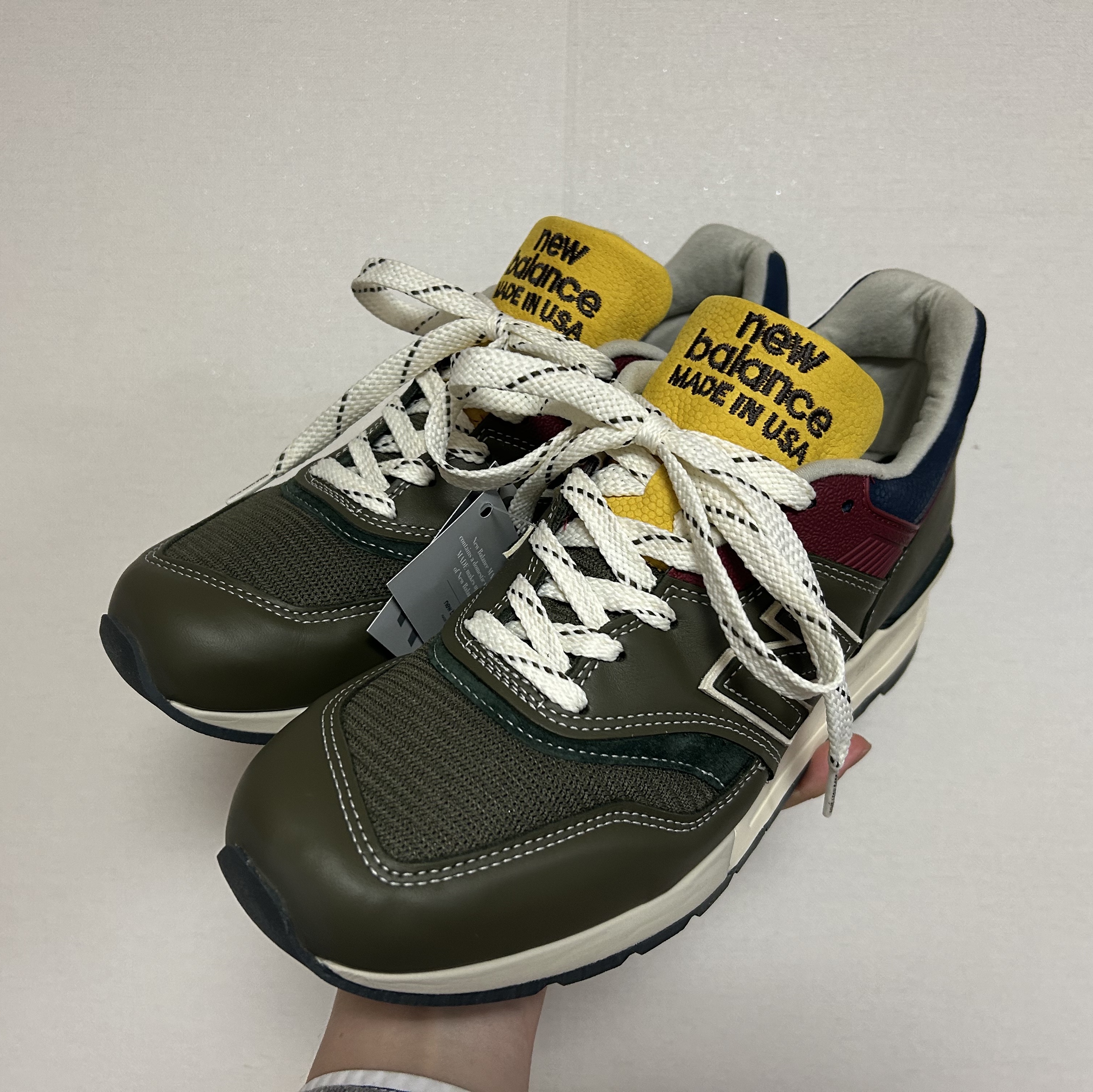 New Balance x Aime Leon Dore 997 Made in USA Dark Moss Angora 착용 스타일 - 2