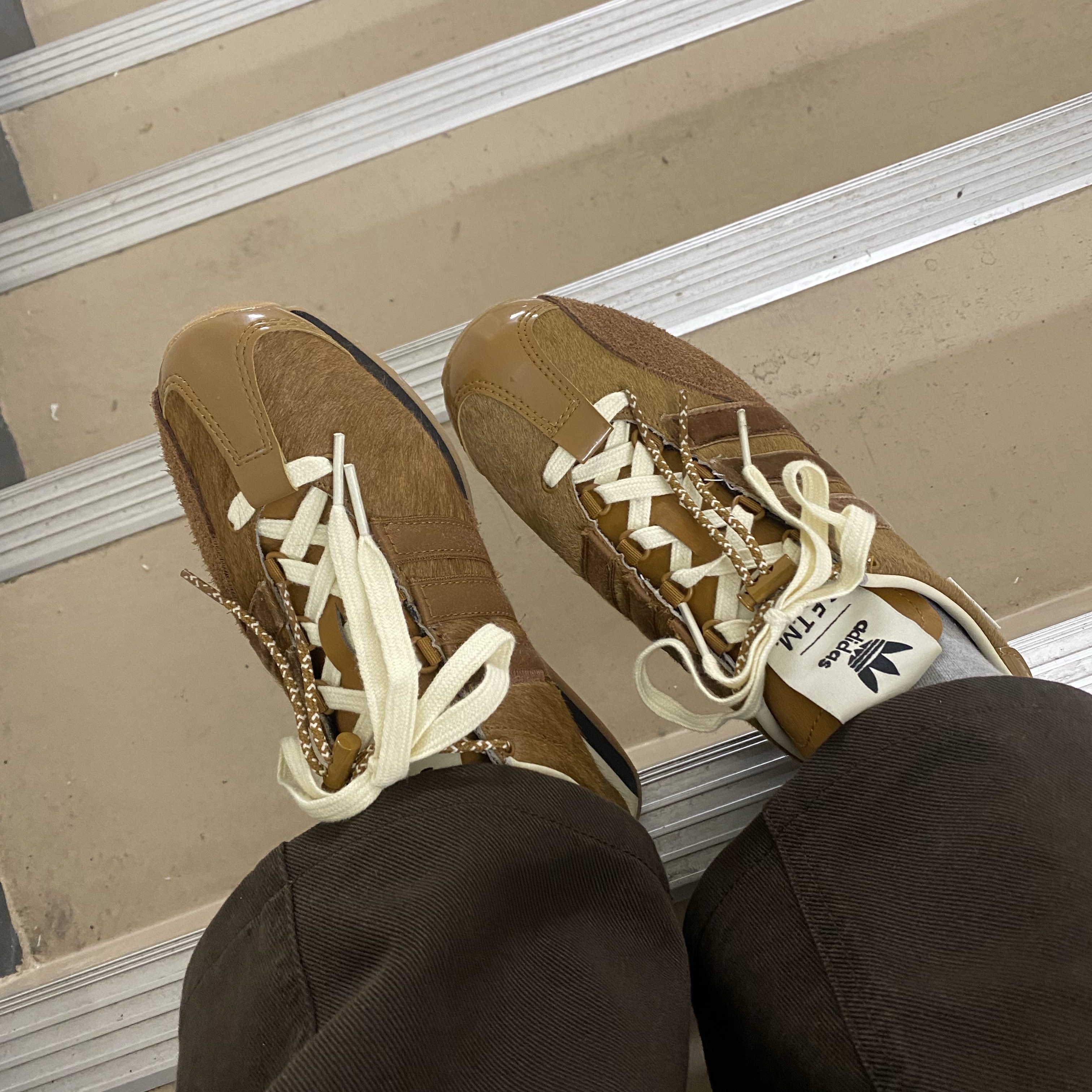 Adidas x Song for the Mute Country OG Bronze Strata Wild Brown 착용 스타일 - 2